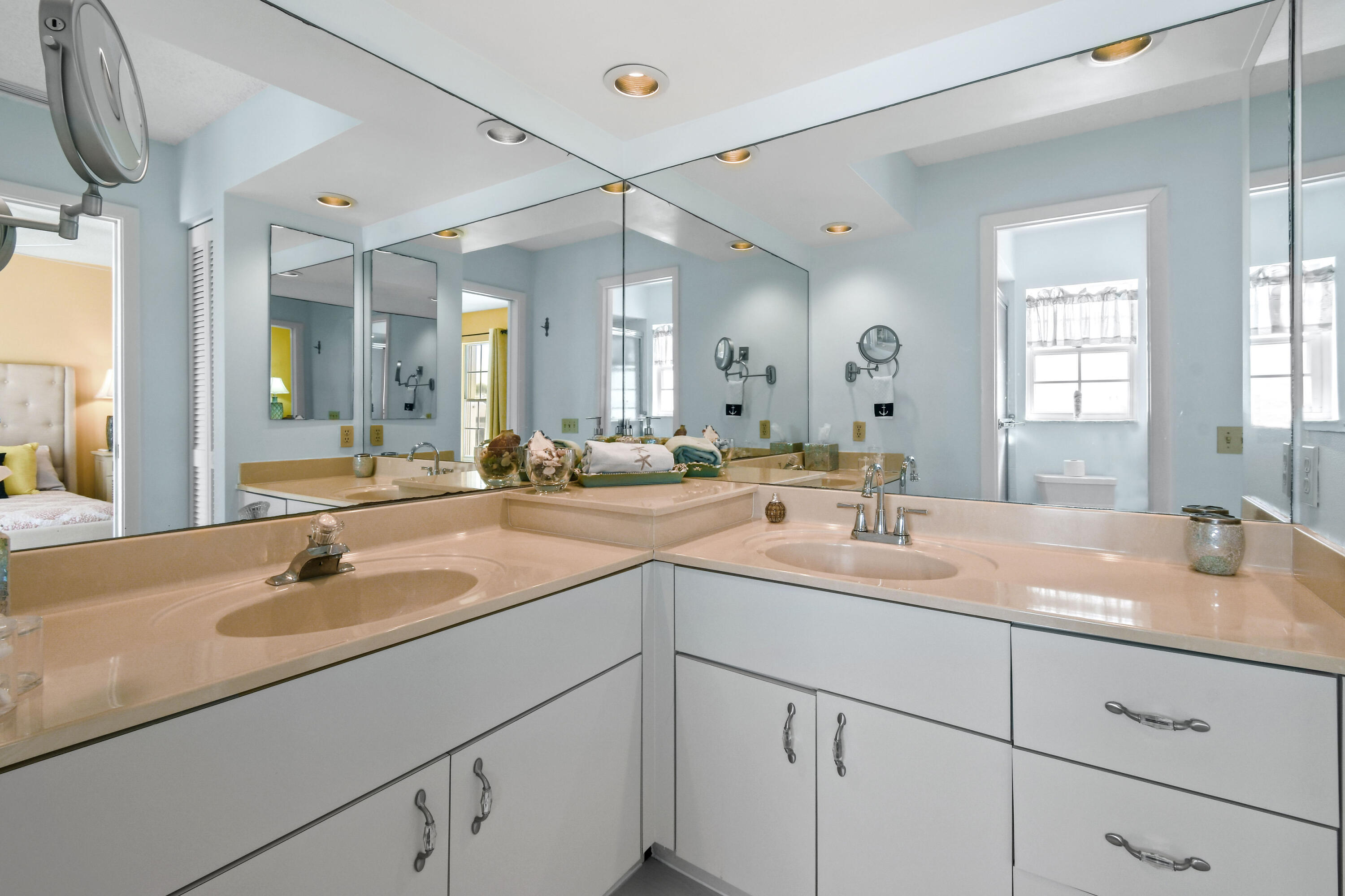 VILLAS OF OCEAN DUNES 4 - Residential Lease