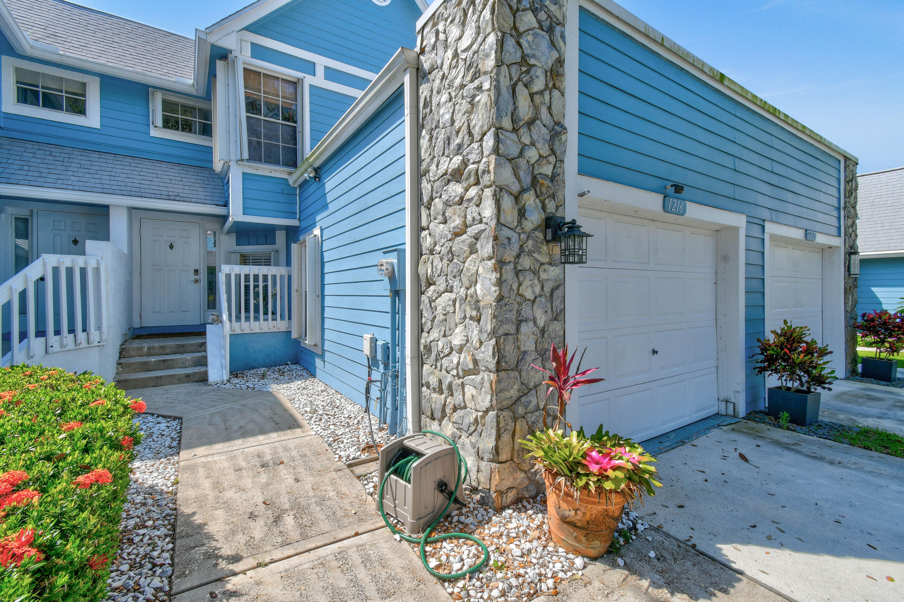 VILLAS OF OCEAN DUNES 4 - Residential Lease