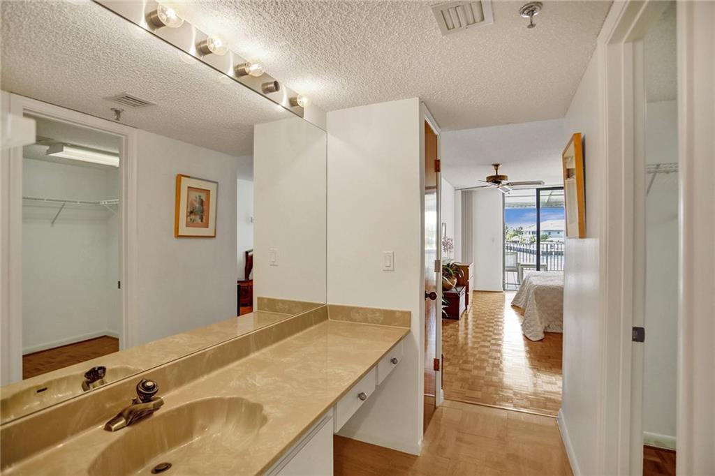 701 Riverside condo - Residential