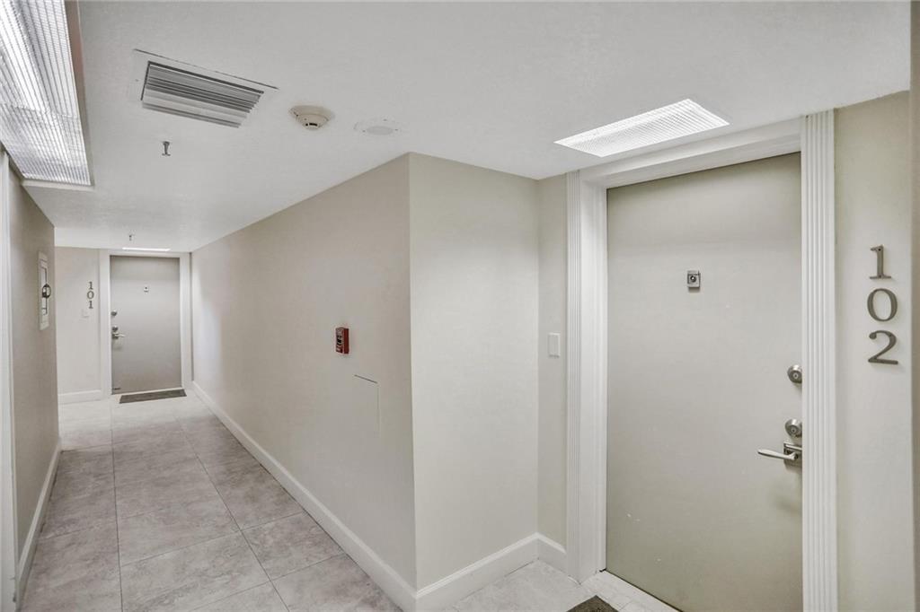701 Riverside condo - Residential