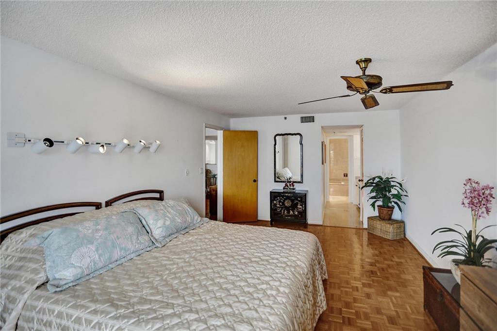 701 Riverside condo - Residential