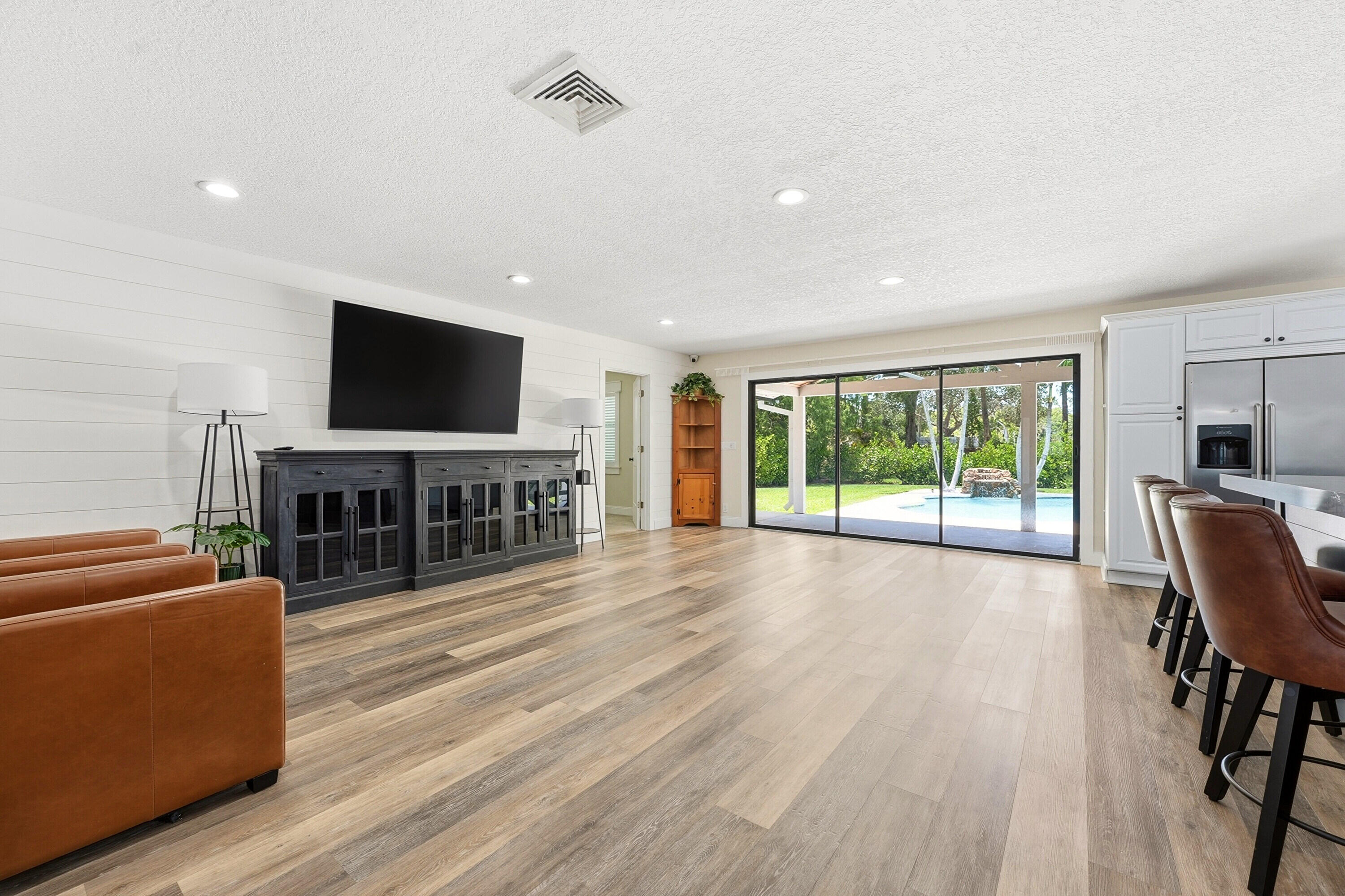 PELICAN COVE - Residential