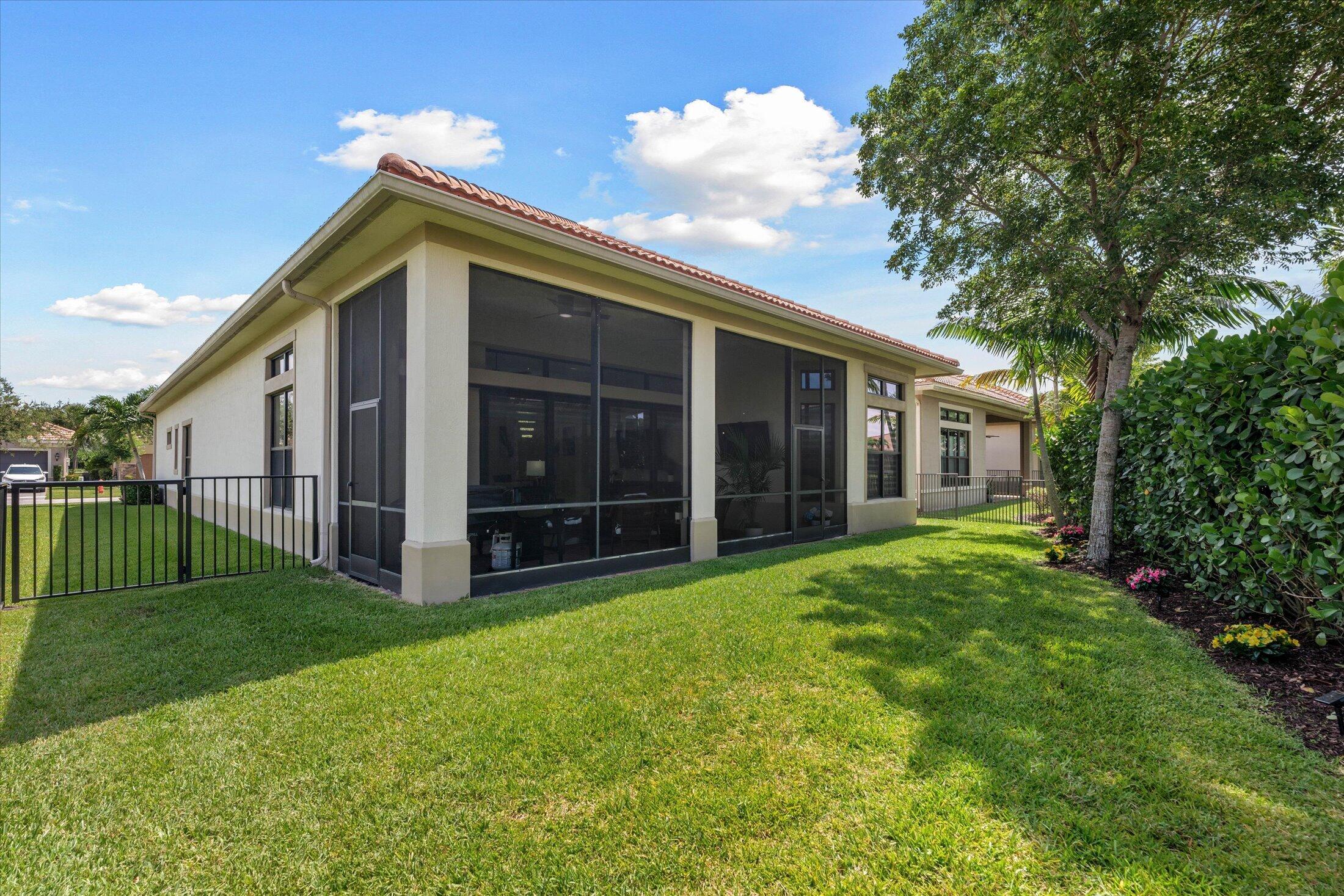 PARKLAND ROYALE - Residential
