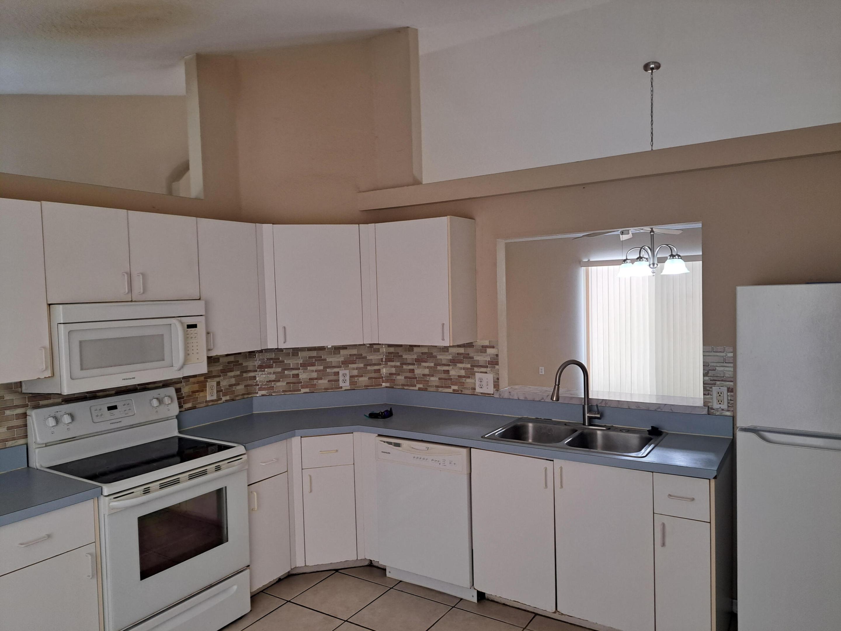 PORT ST LUCIE SECTION 4 - Residential
