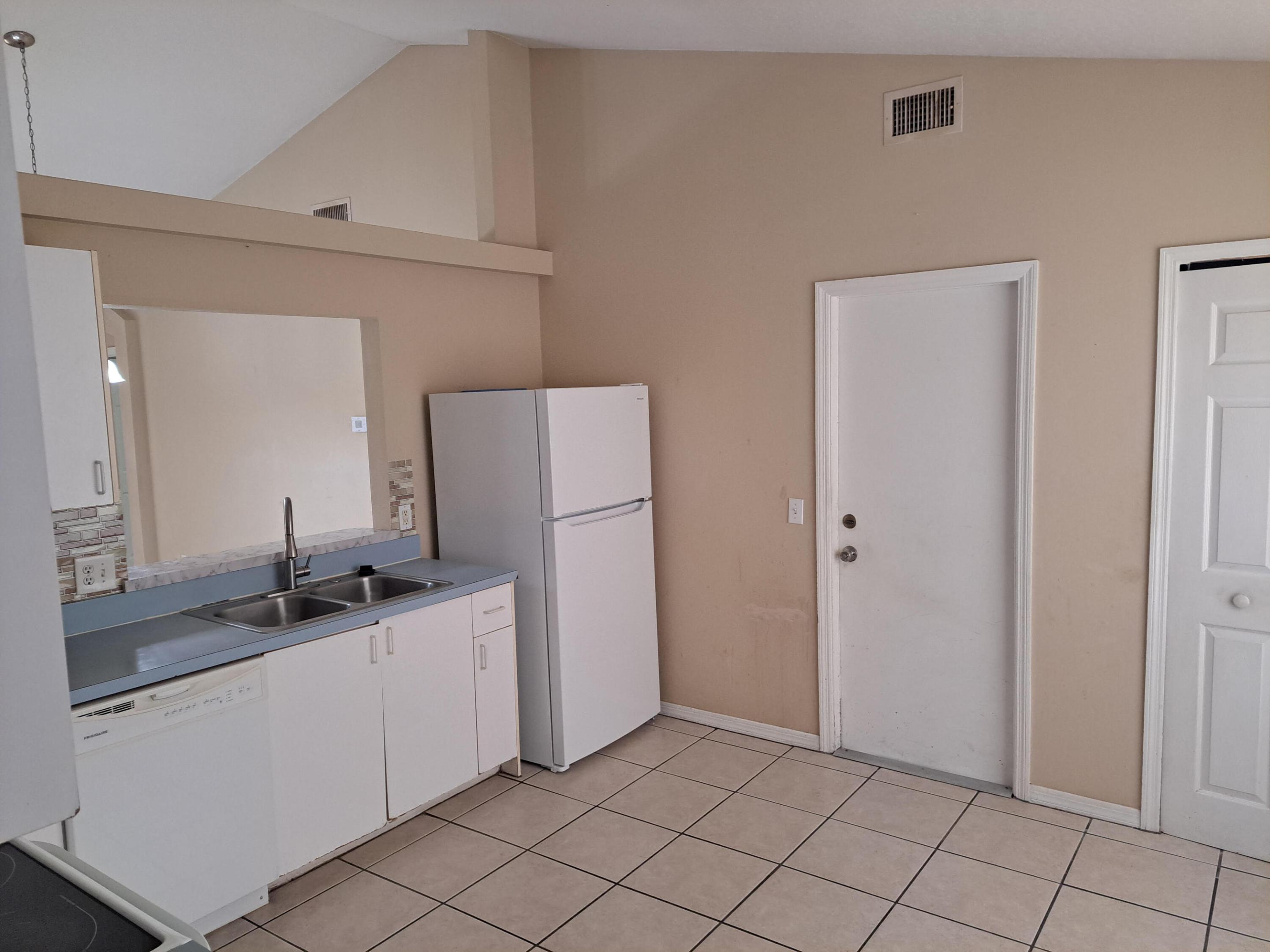 PORT ST LUCIE SECTION 4 - Residential