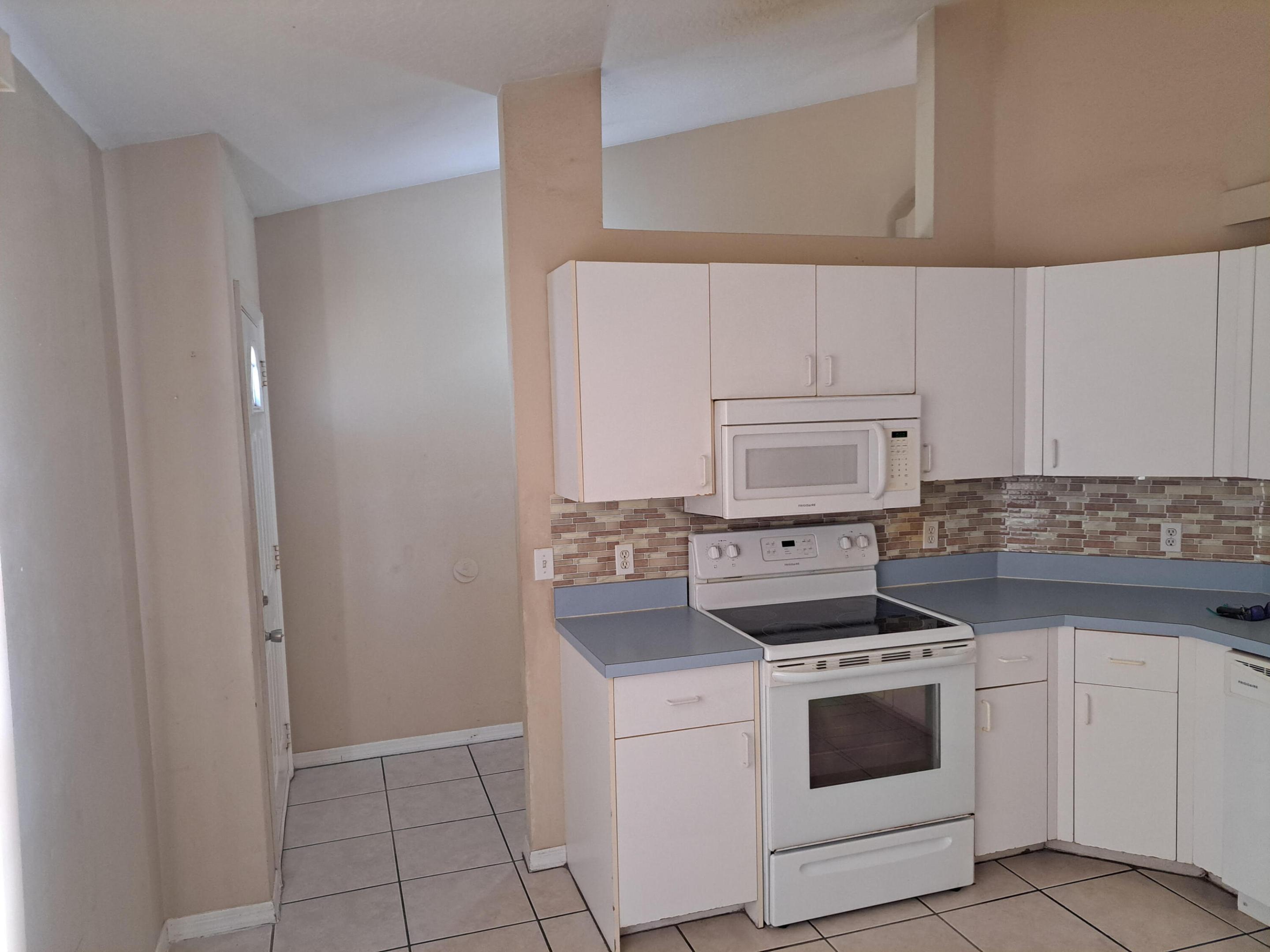 PORT ST LUCIE SECTION 4 - Residential