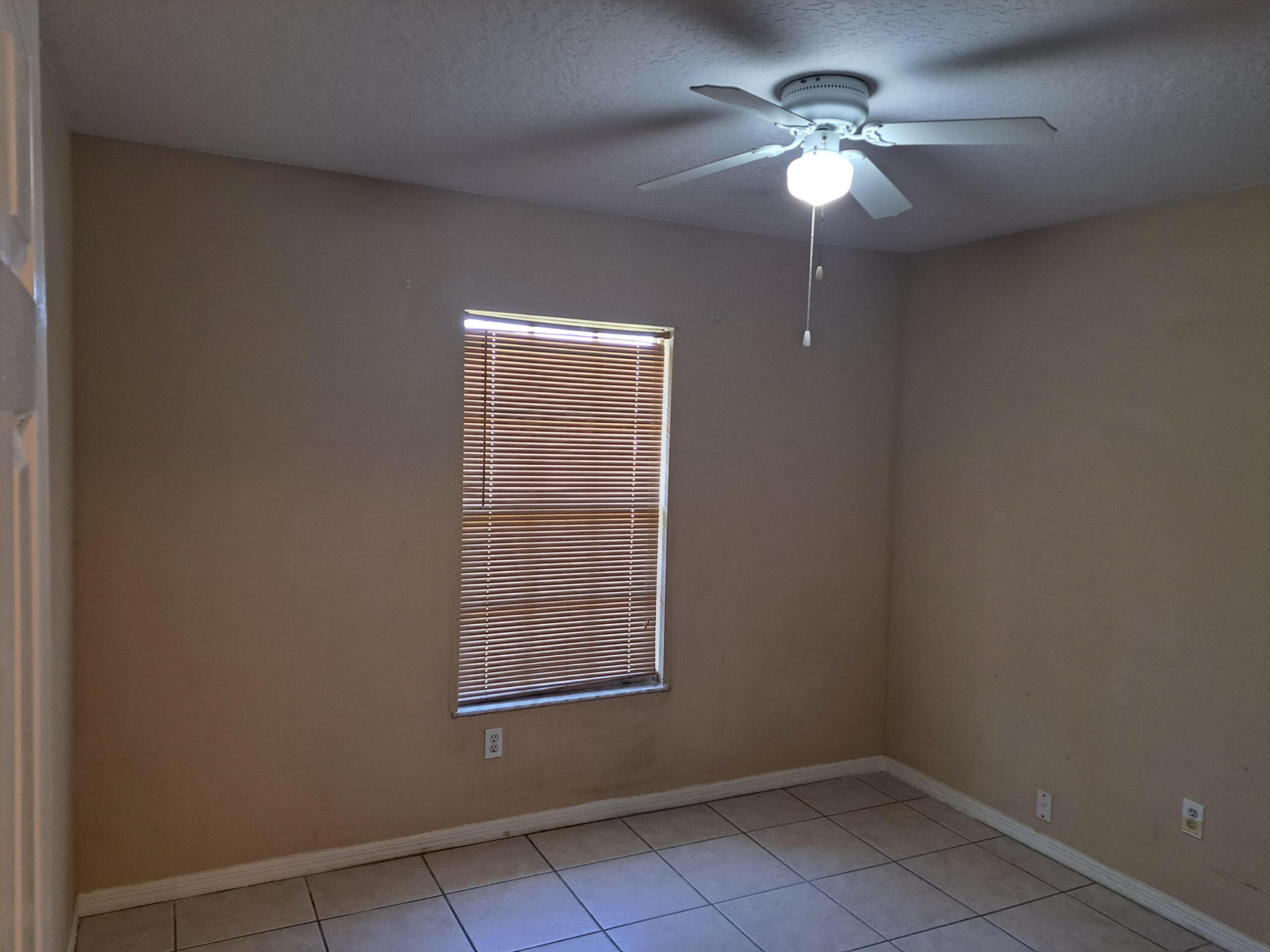 PORT ST LUCIE SECTION 4 - Residential
