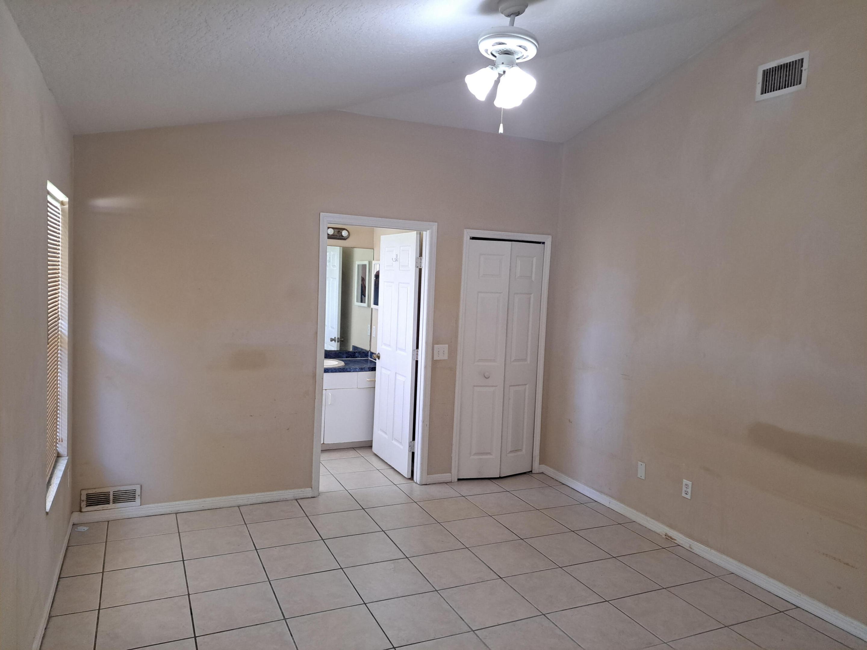 PORT ST LUCIE SECTION 4 - Residential