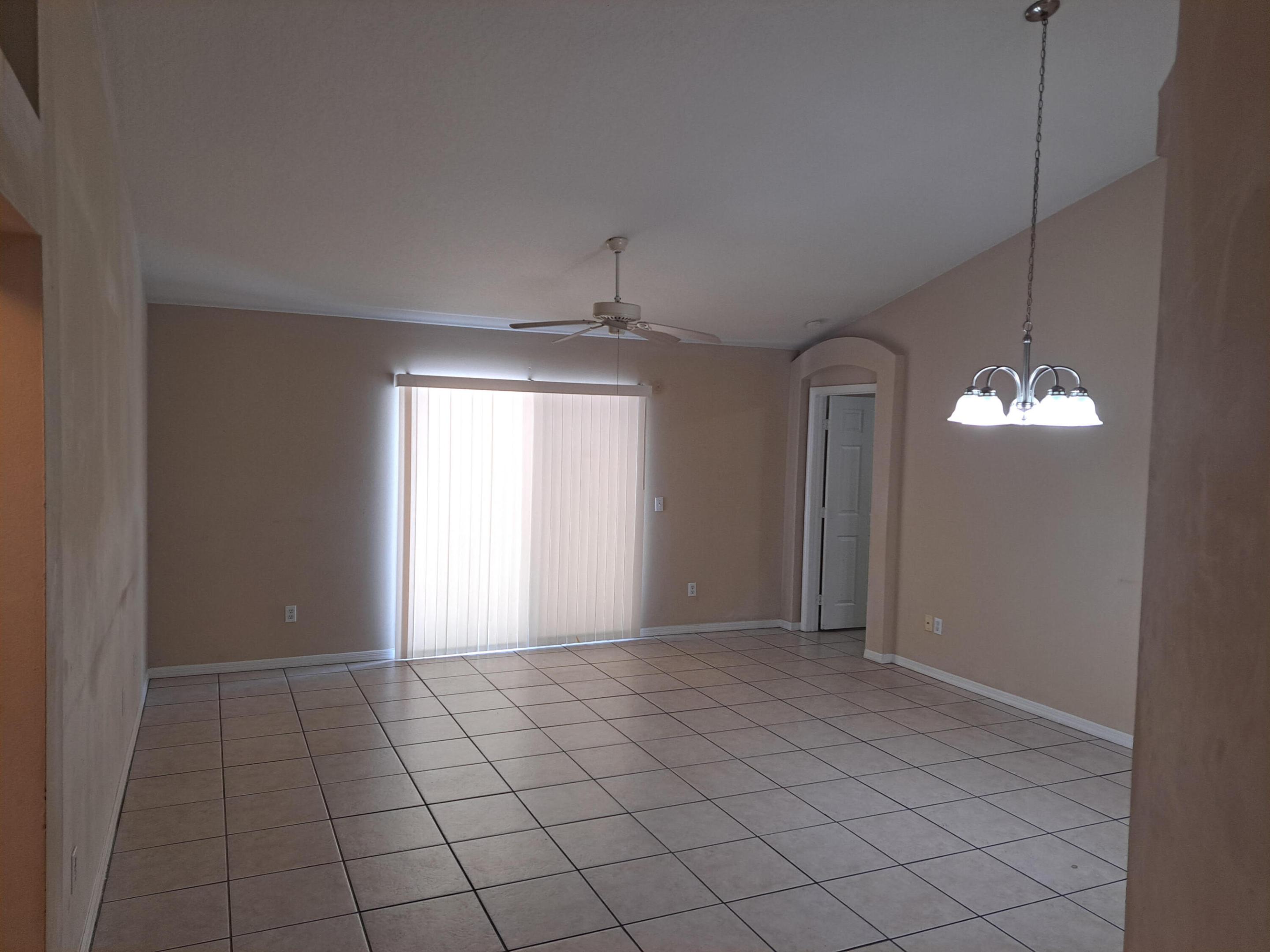 PORT ST LUCIE SECTION 4 - Residential