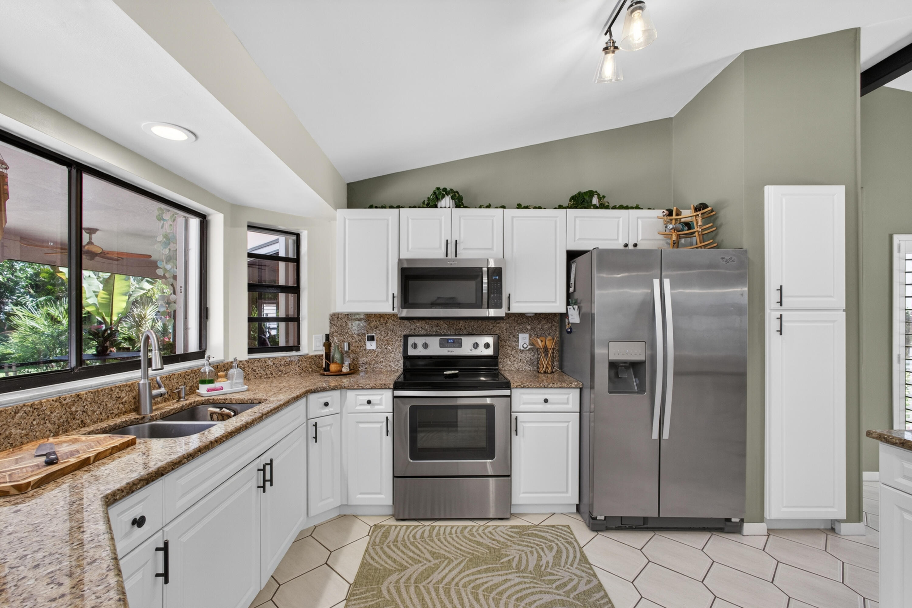 GREENVIEW SHORES 2 OF WELLINGTON - Residential