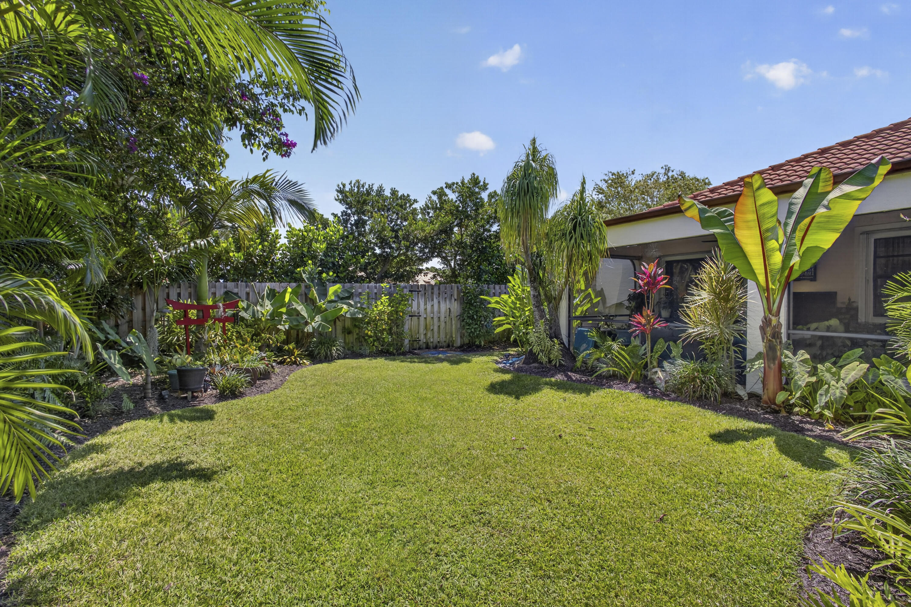 GREENVIEW SHORES 2 OF WELLINGTON - Residential