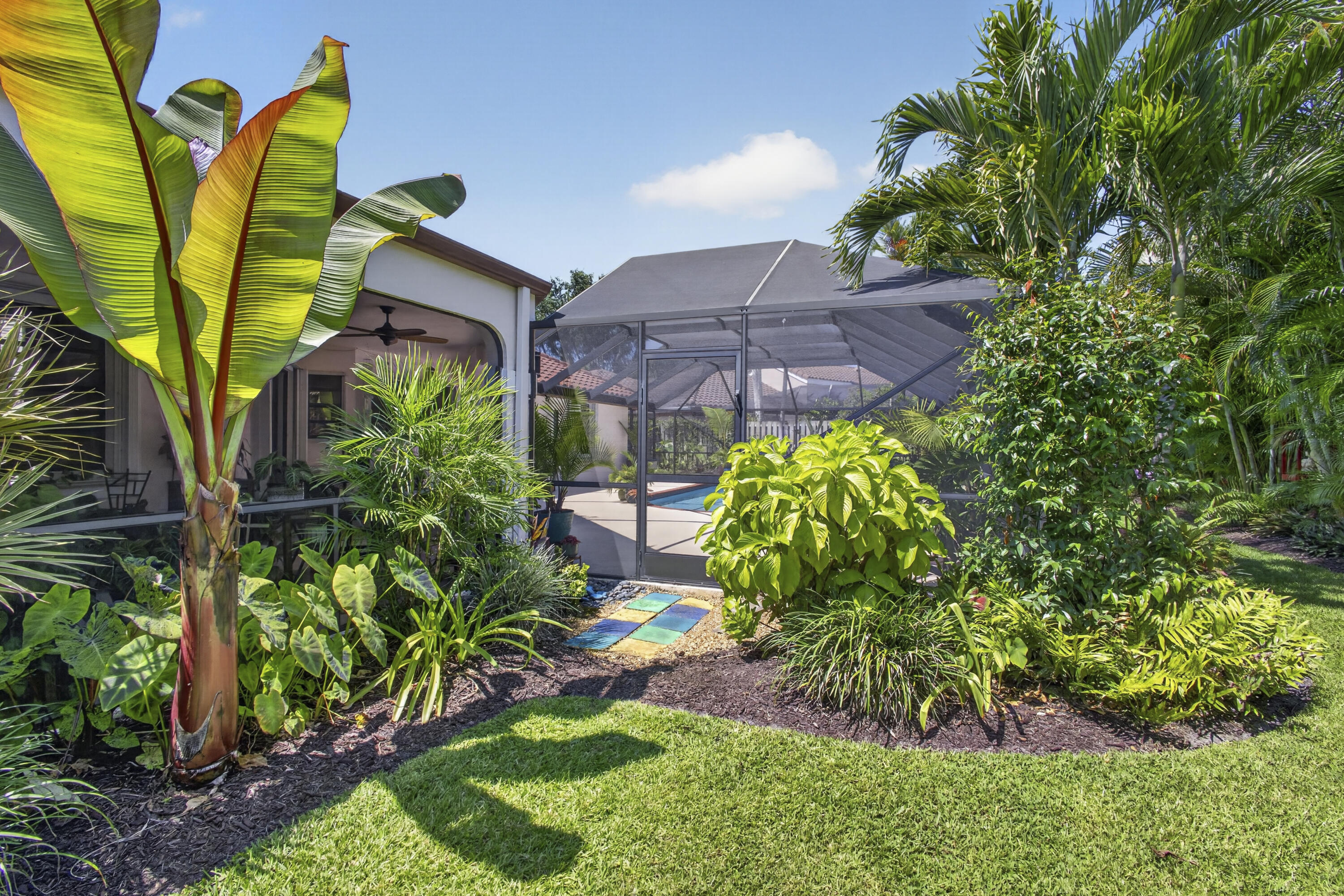 GREENVIEW SHORES 2 OF WELLINGTON - Residential