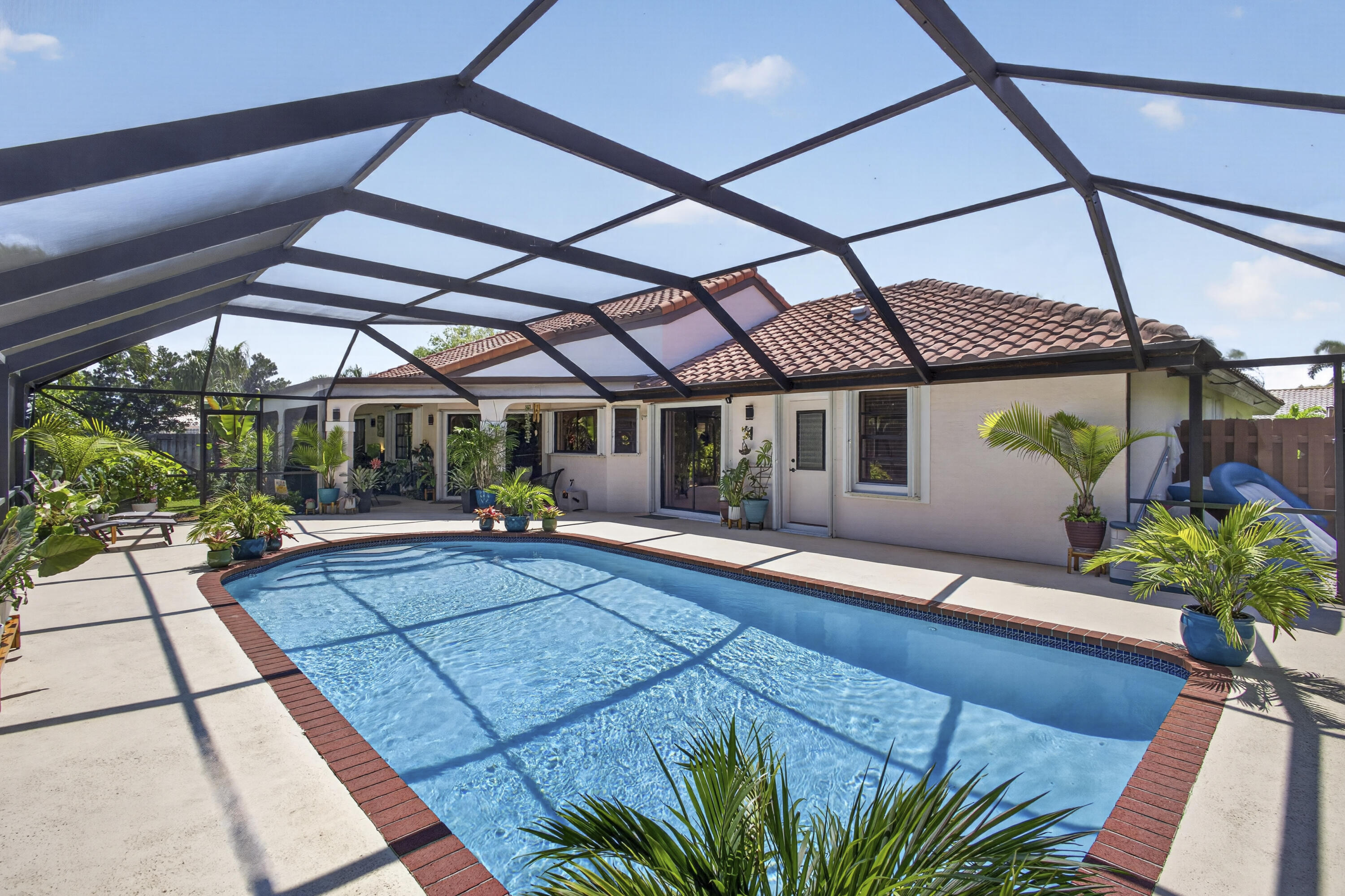 GREENVIEW SHORES 2 OF WELLINGTON - Residential