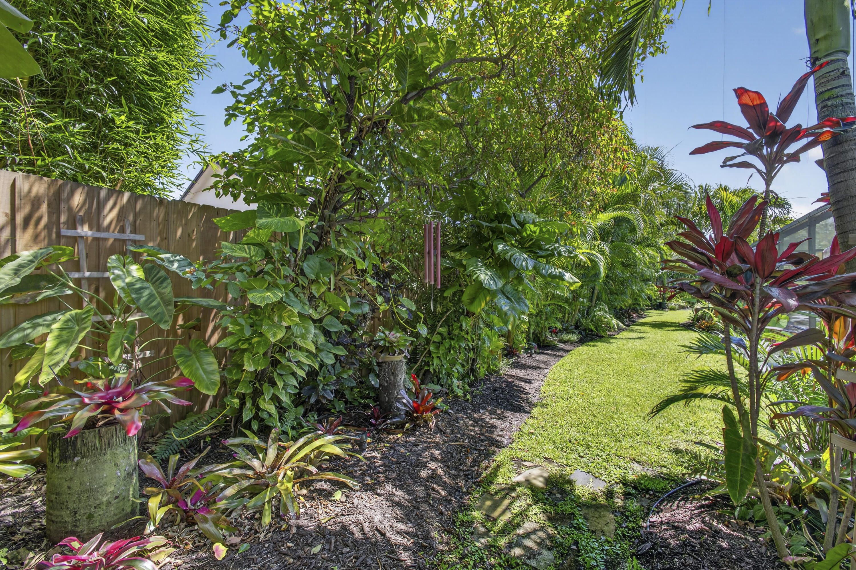 GREENVIEW SHORES 2 OF WELLINGTON - Residential