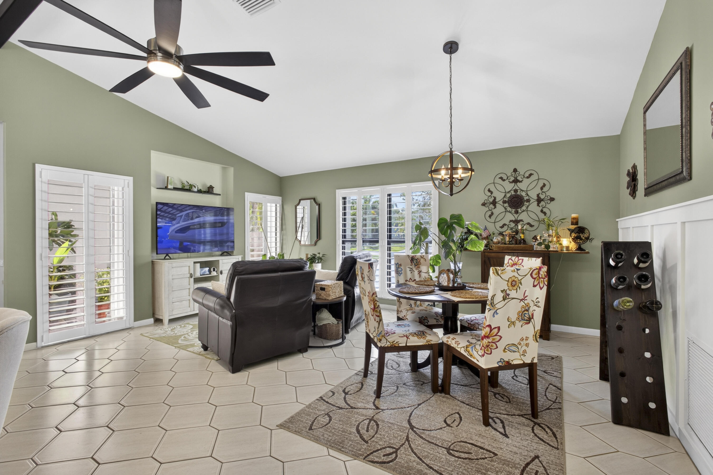 GREENVIEW SHORES 2 OF WELLINGTON - Residential