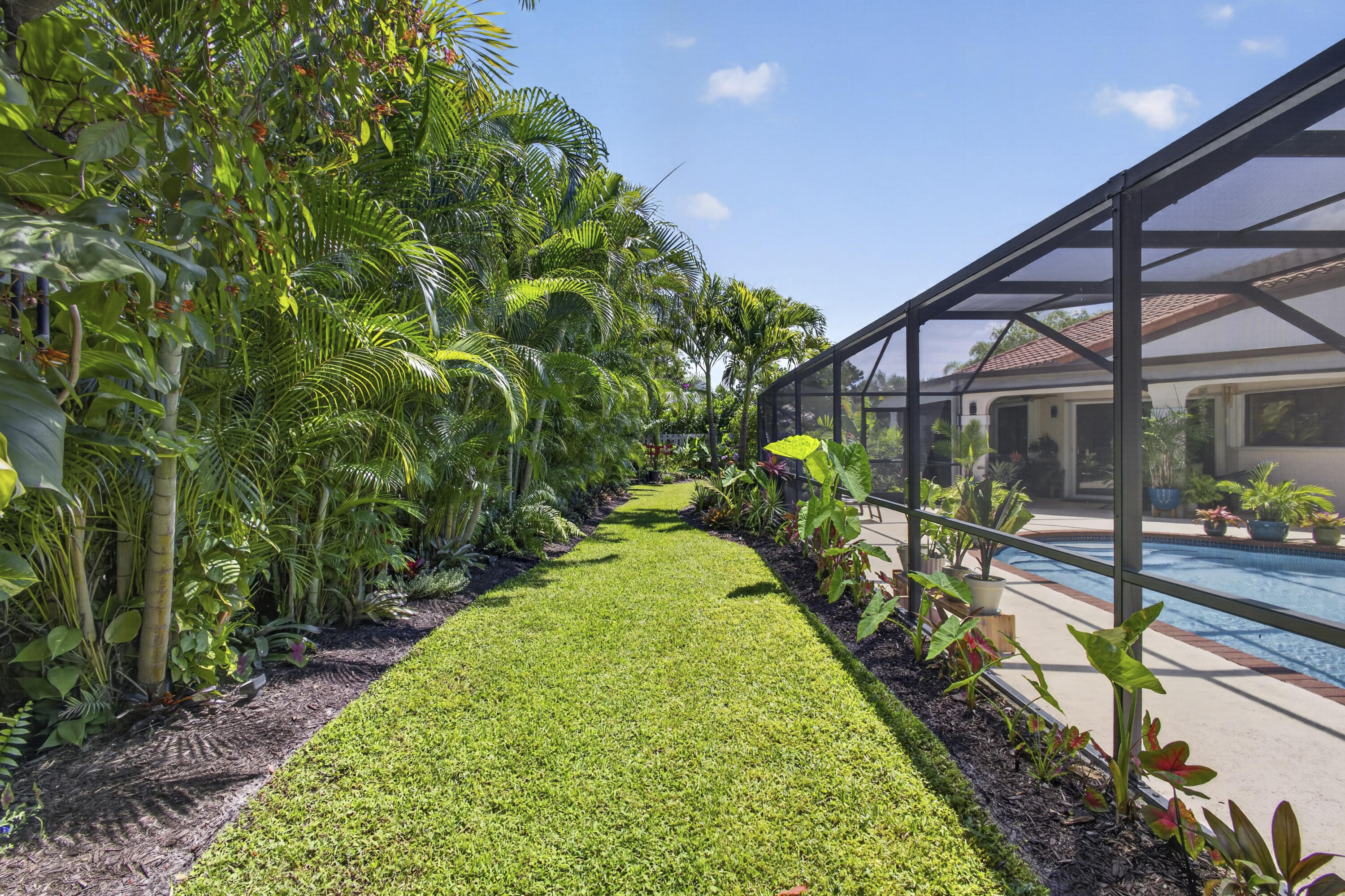 GREENVIEW SHORES 2 OF WELLINGTON - Residential