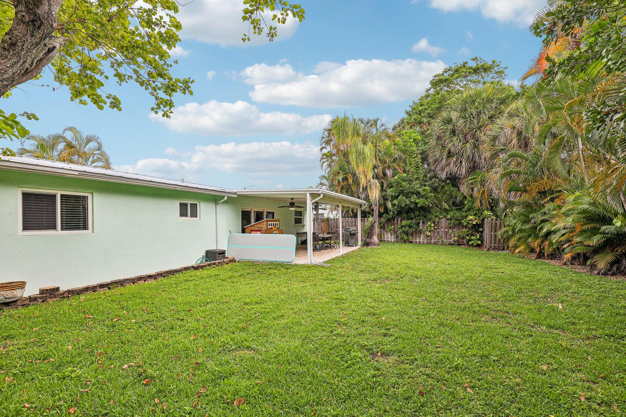 DEERFIELD BEACH GARDENS - Residential