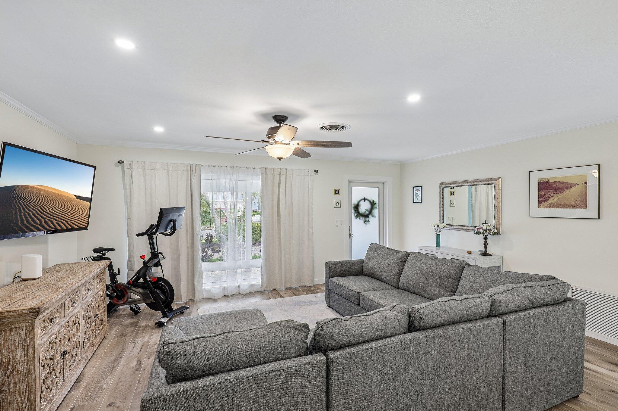 DEERFIELD BEACH GARDENS - Residential