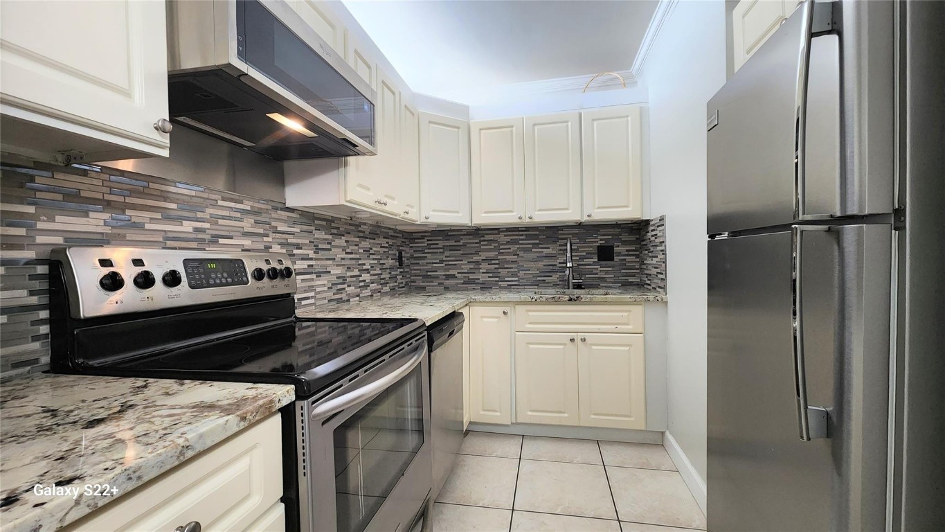 BROOKFIELD GARDENS - Residential