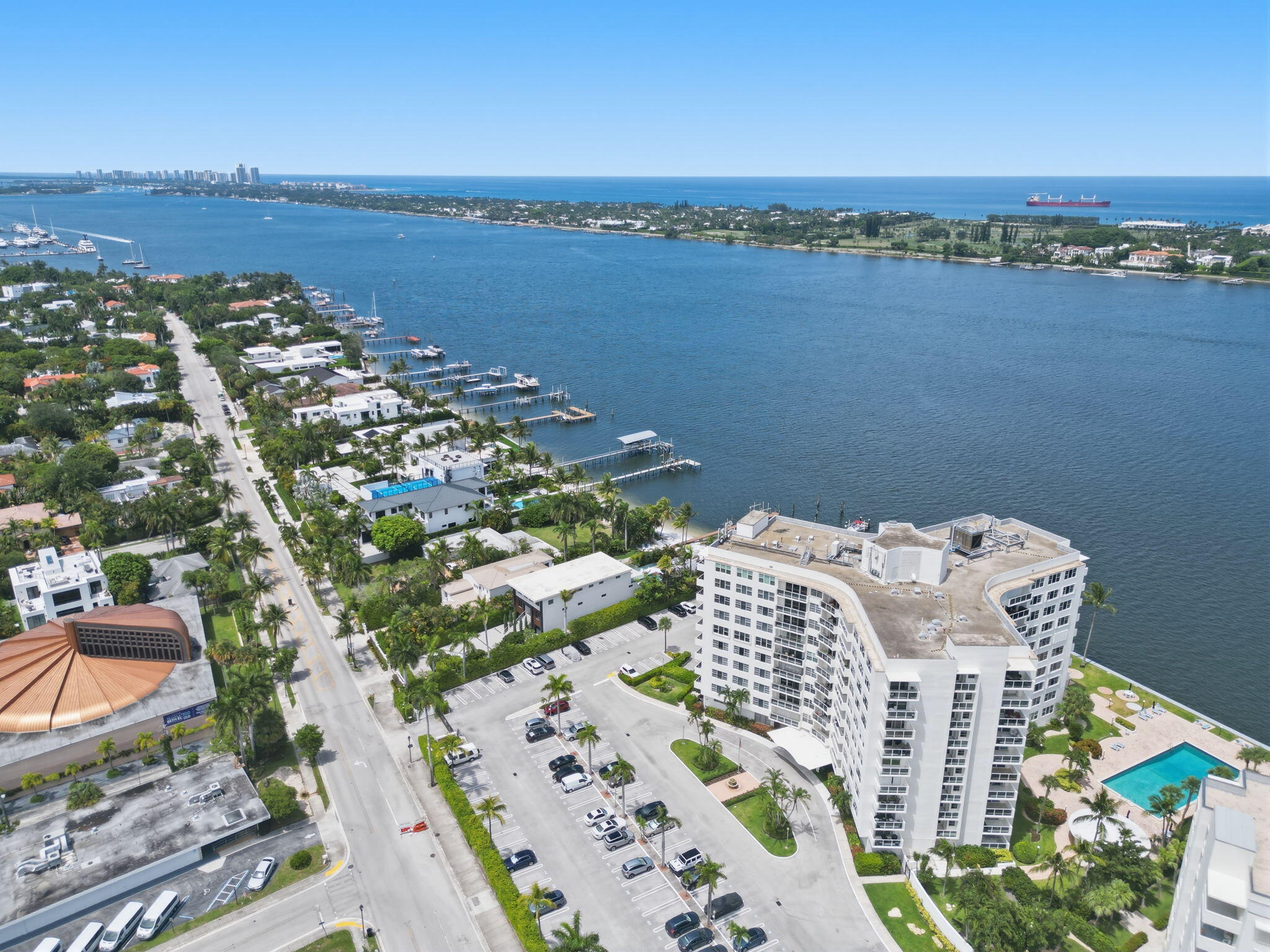 LA FONTANA APTS OF PALM BEACH INC - Residential Lease