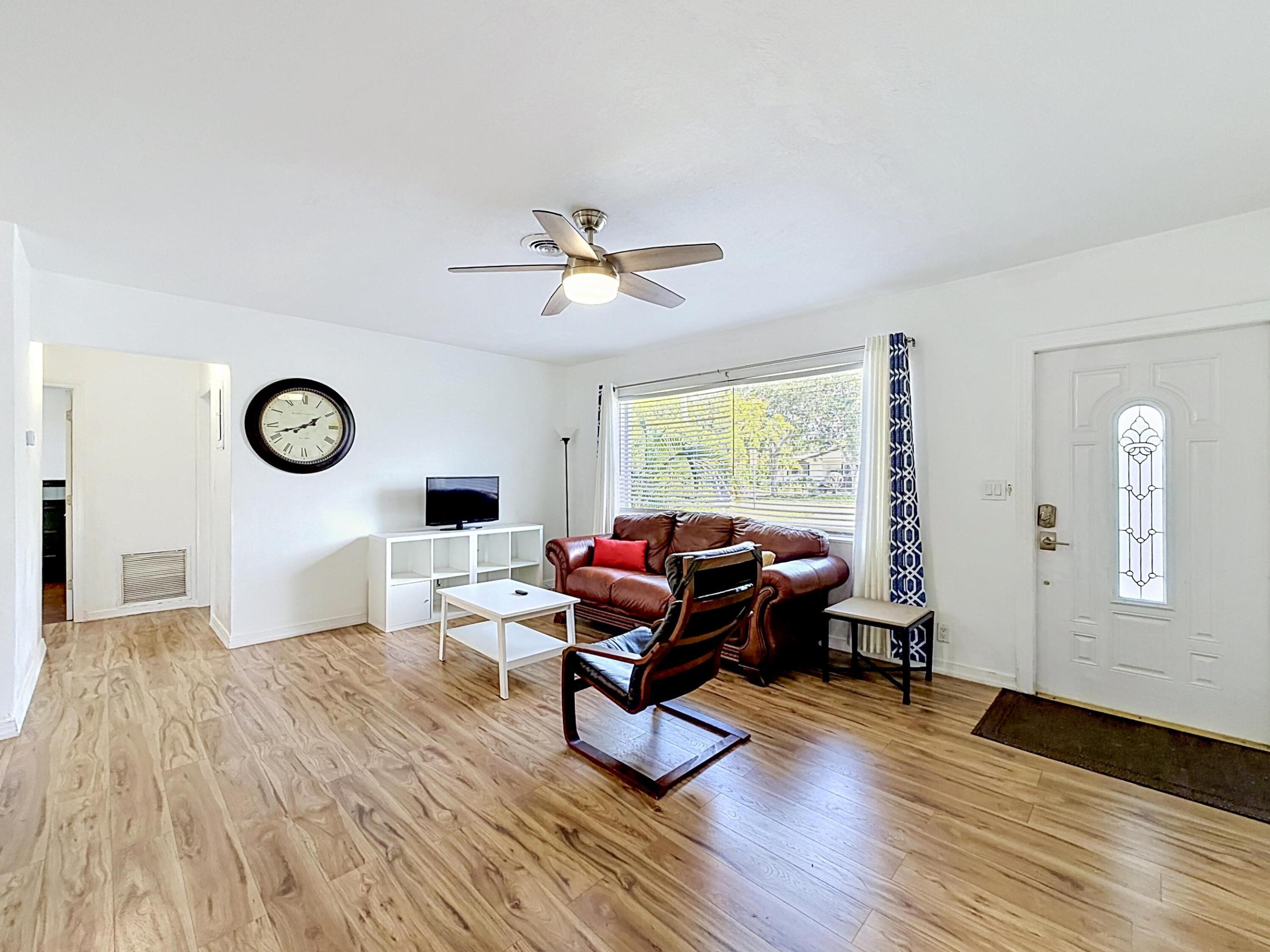 IMPERIAL POINT 2 SEC - Residential Lease