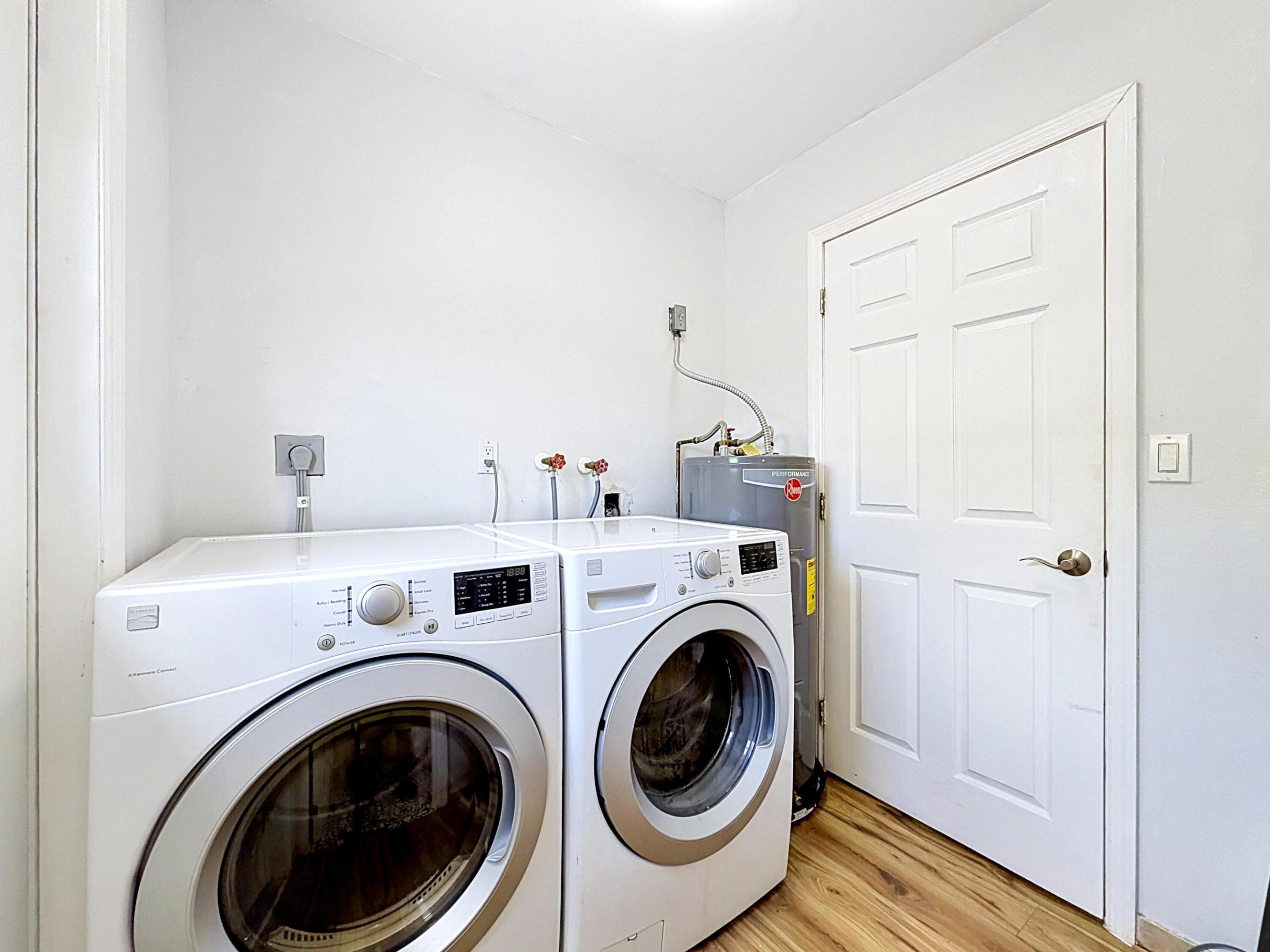 IMPERIAL POINT 2 SEC - Residential Lease