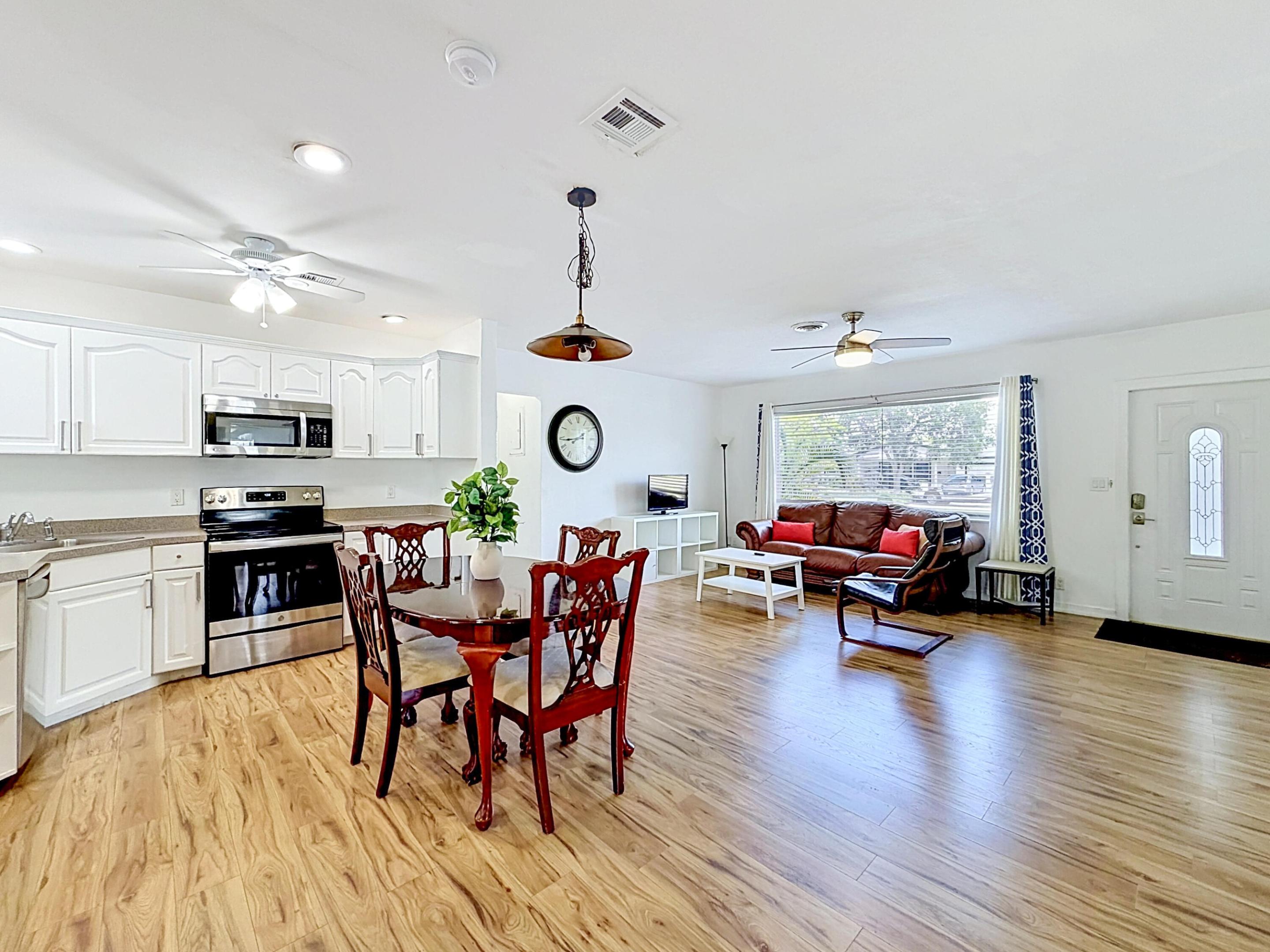 IMPERIAL POINT 2 SEC - Residential Lease