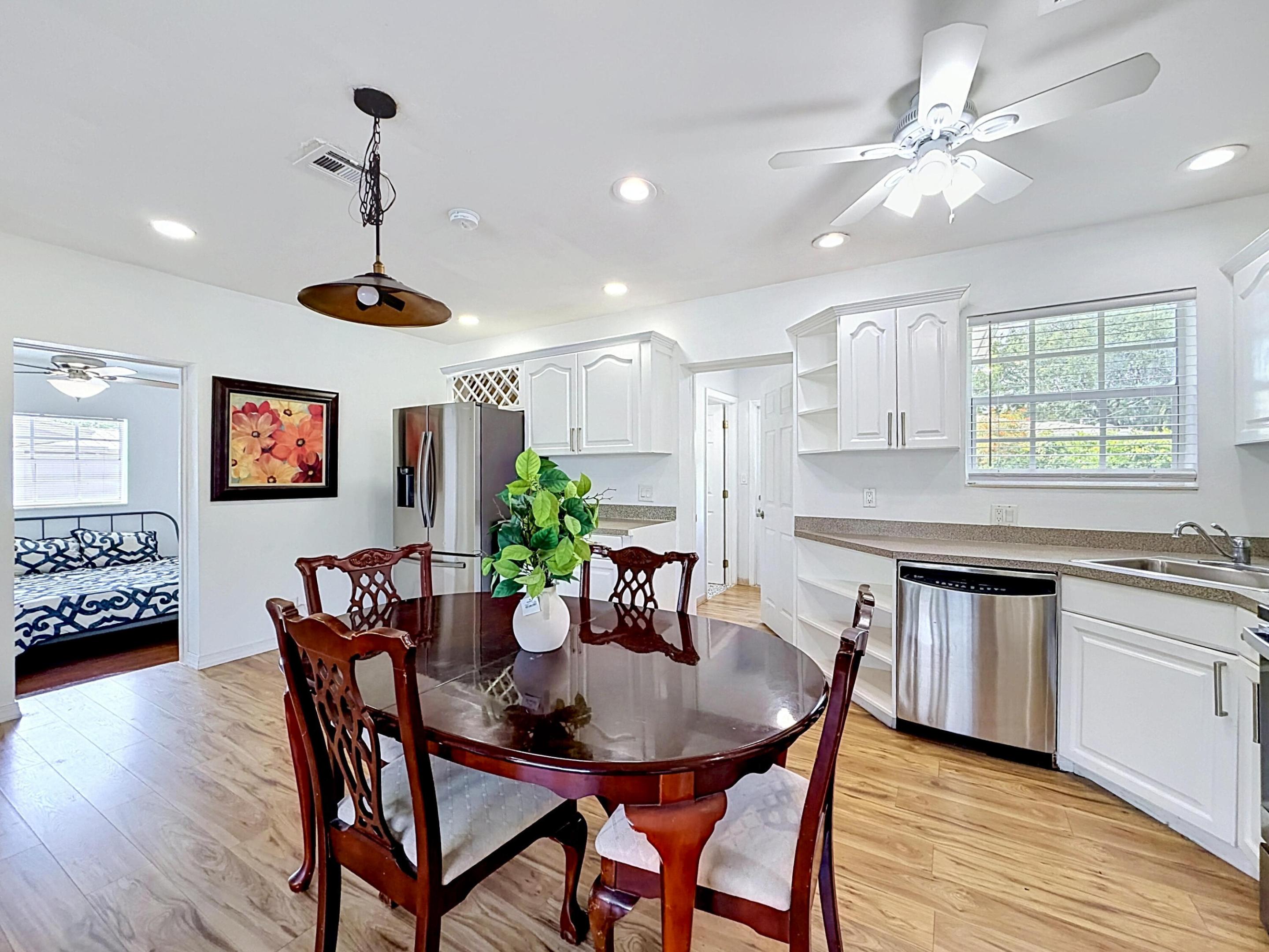 IMPERIAL POINT 2 SEC - Residential Lease
