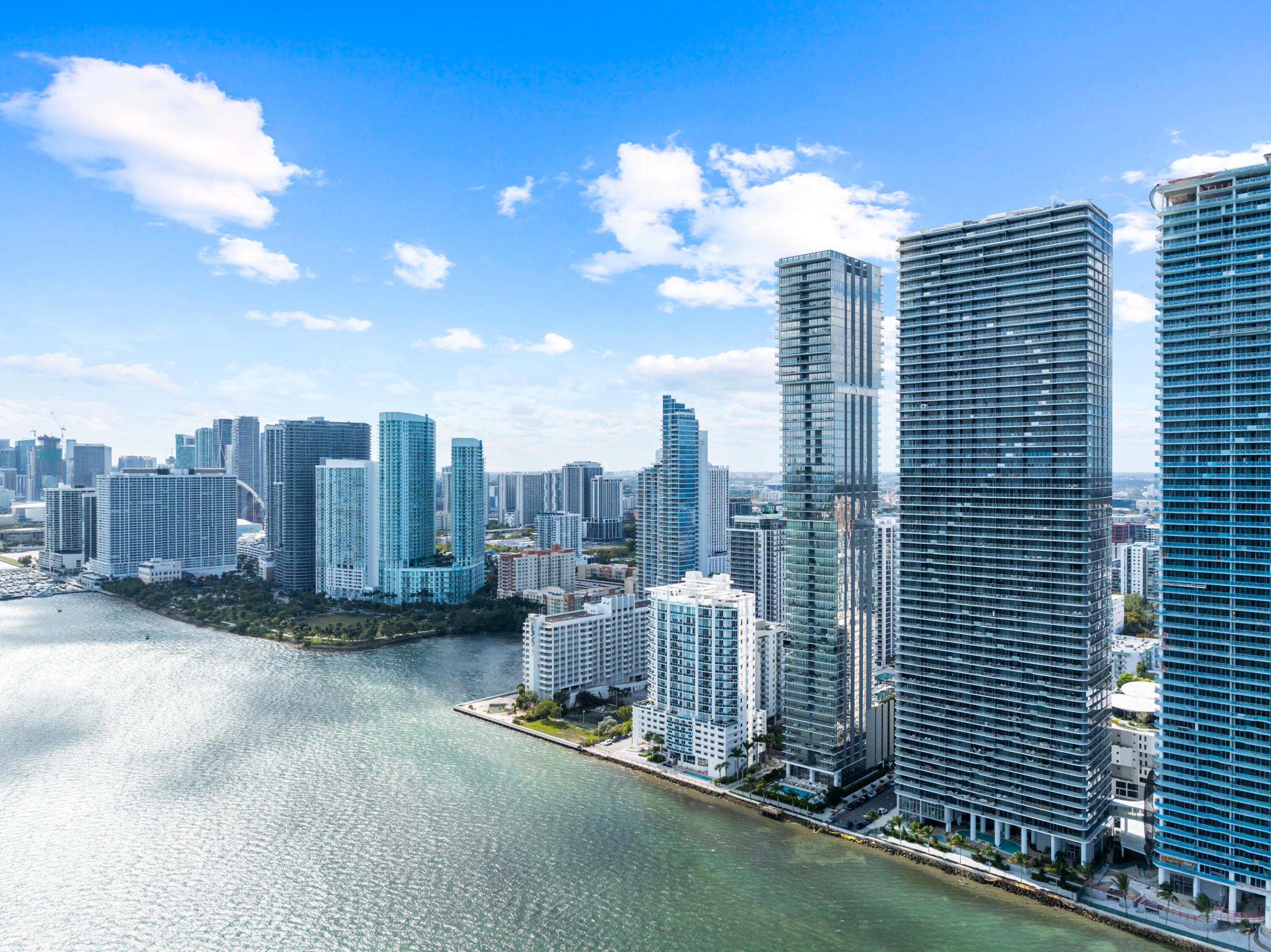 ARIA RESERVE SOUTH, A Condominium - Residential