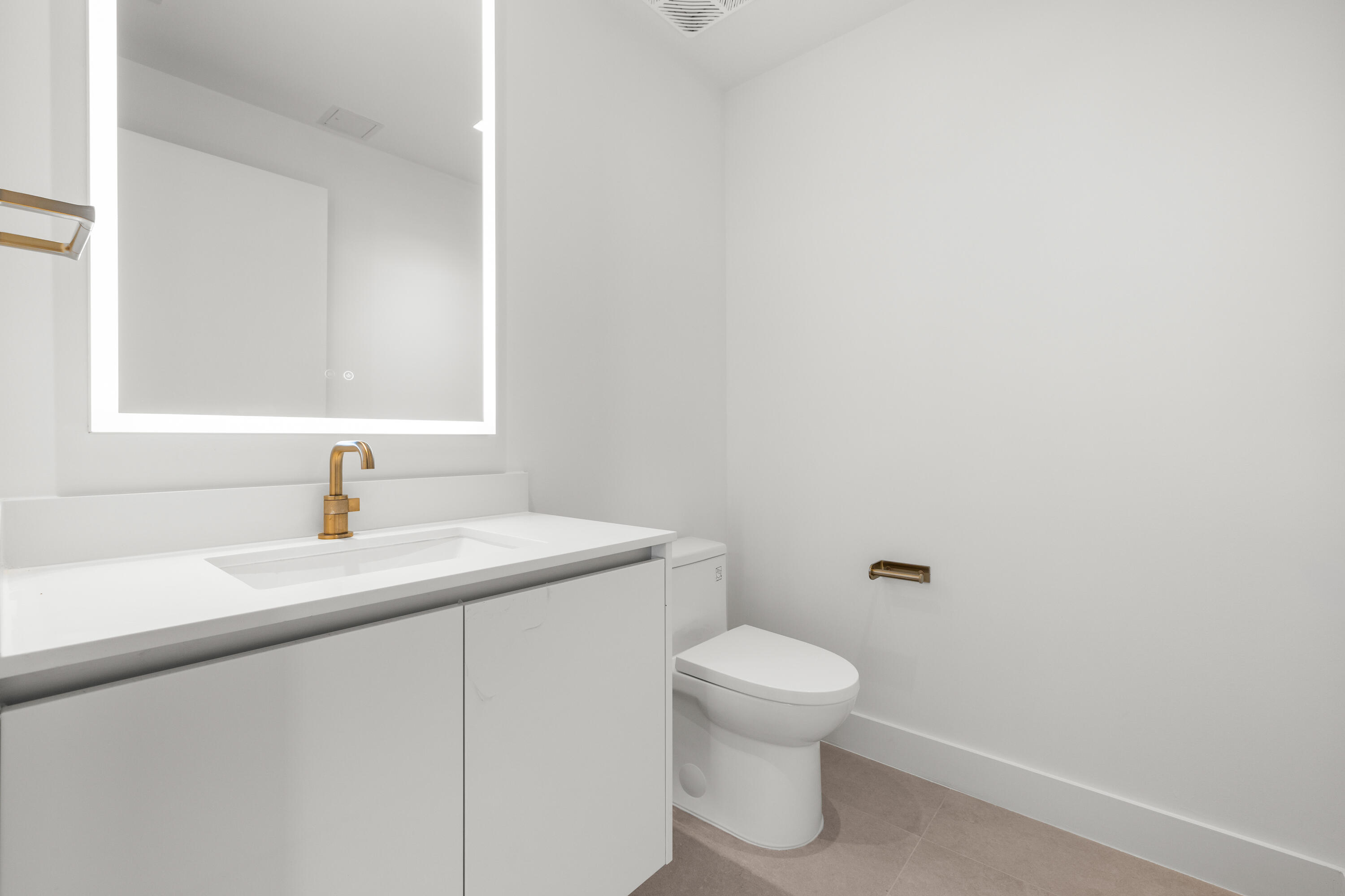 ARIA RESERVE SOUTH, A Condominium - Residential