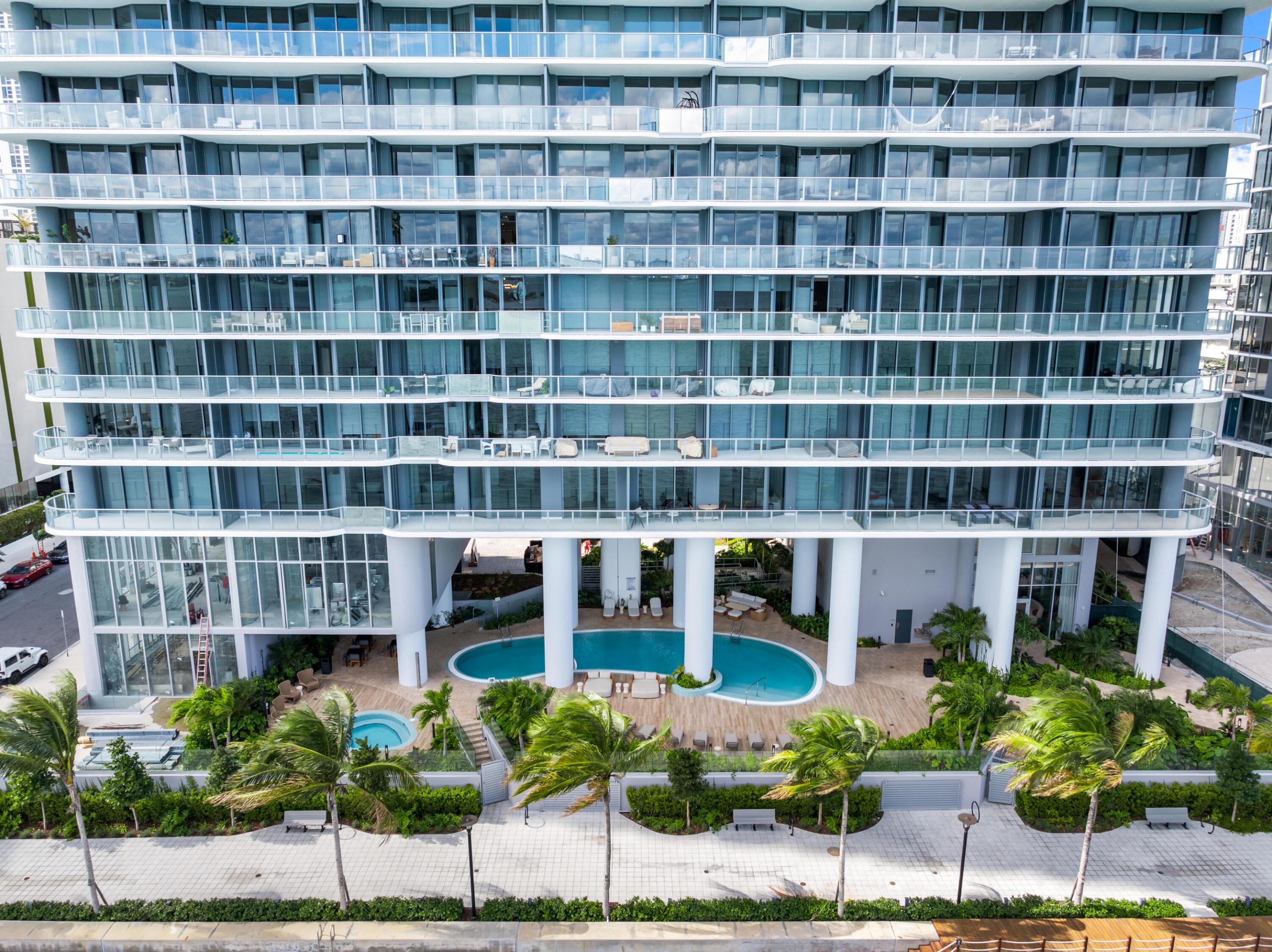 ARIA RESERVE SOUTH, A Condominium - Residential