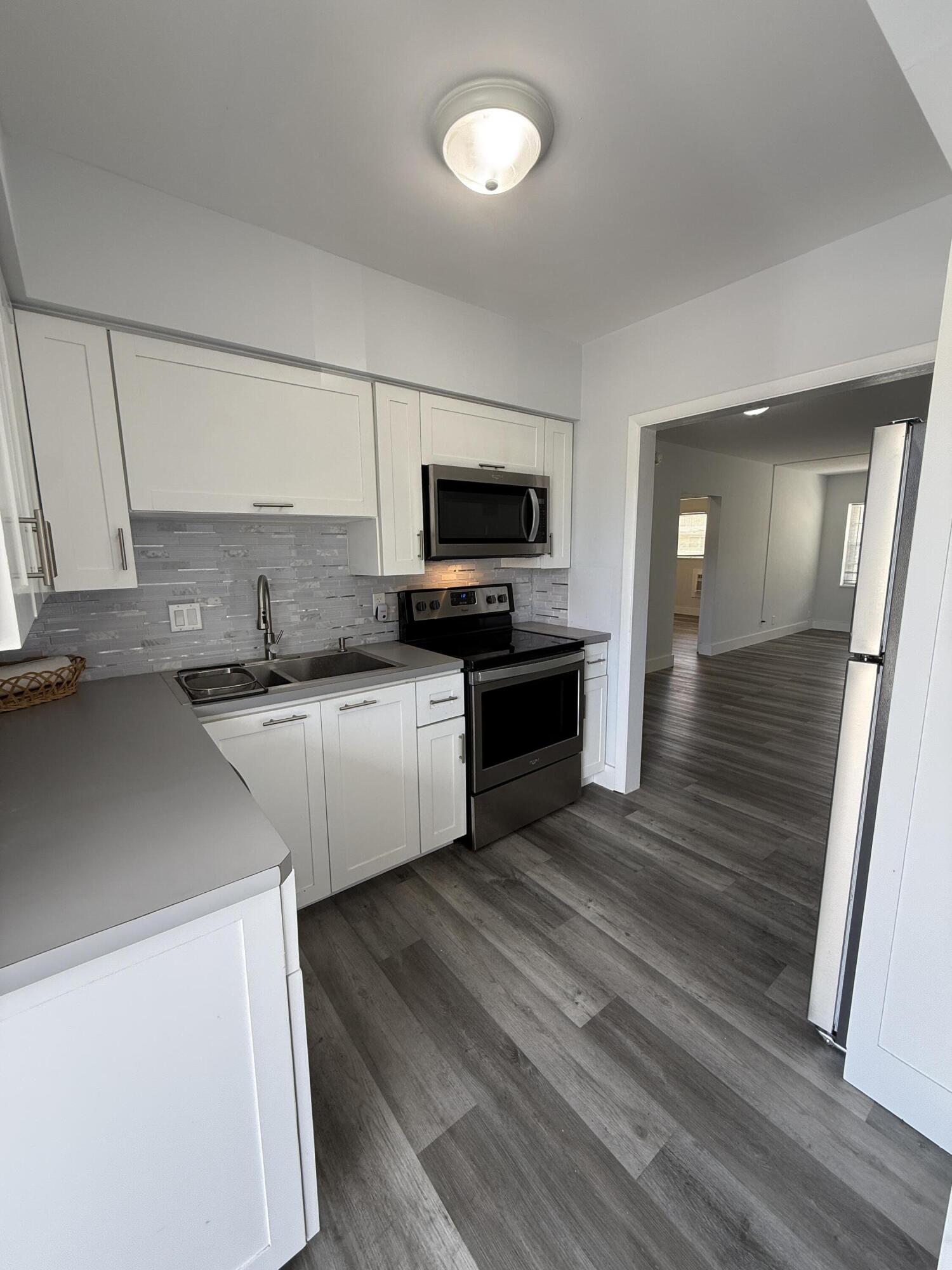SUNLAND GARDEN APTS NUMBER TWO - Residential Lease