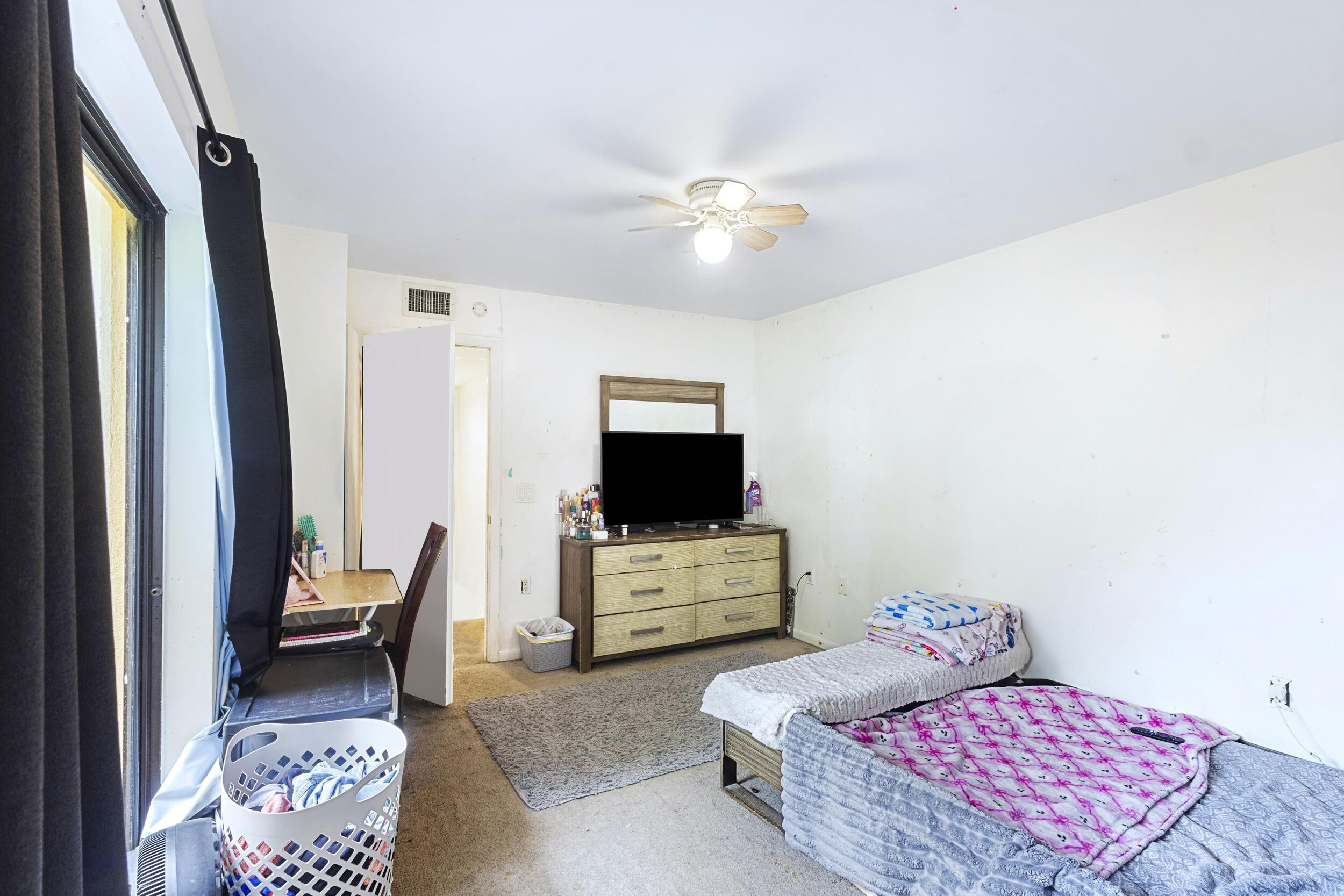 SHERWOOD LAKES - Residential
