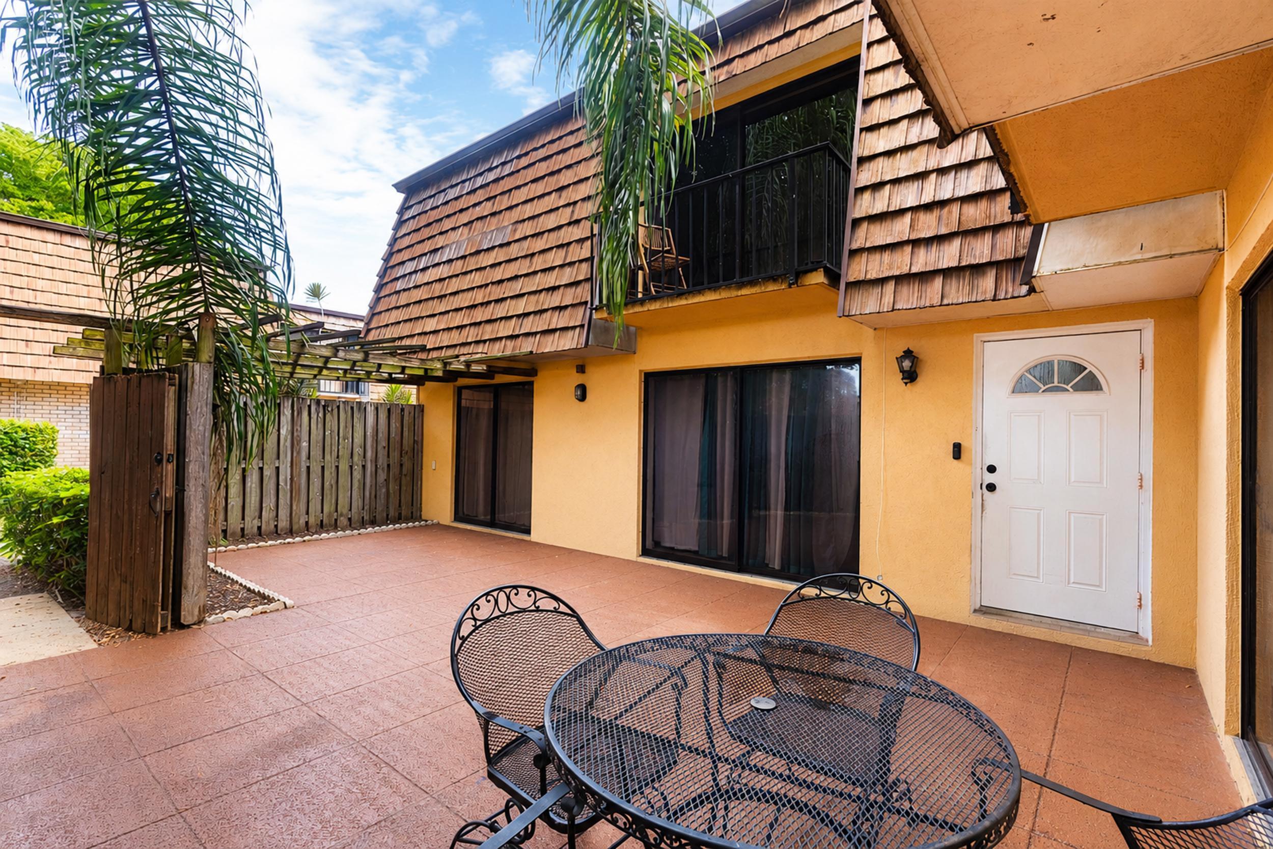 SHERWOOD LAKES - Residential