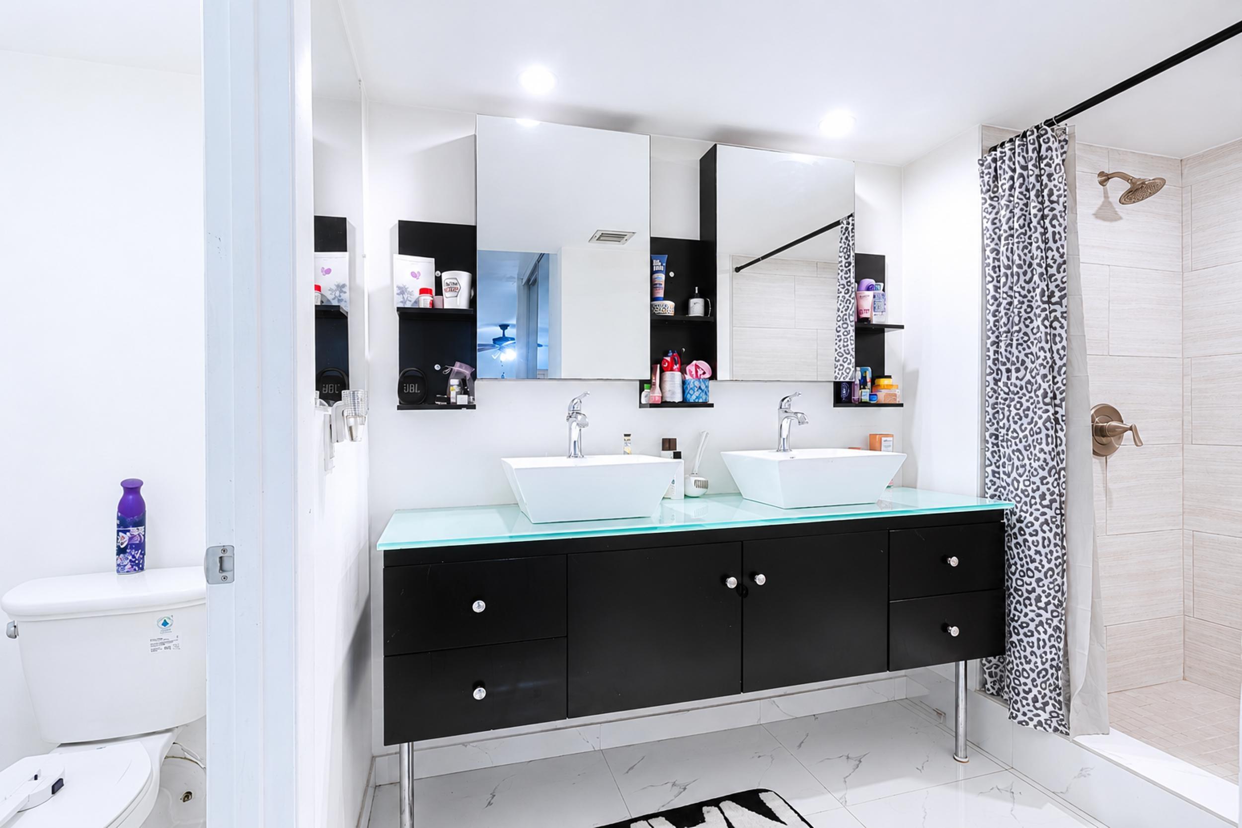 SHERWOOD LAKES - Residential