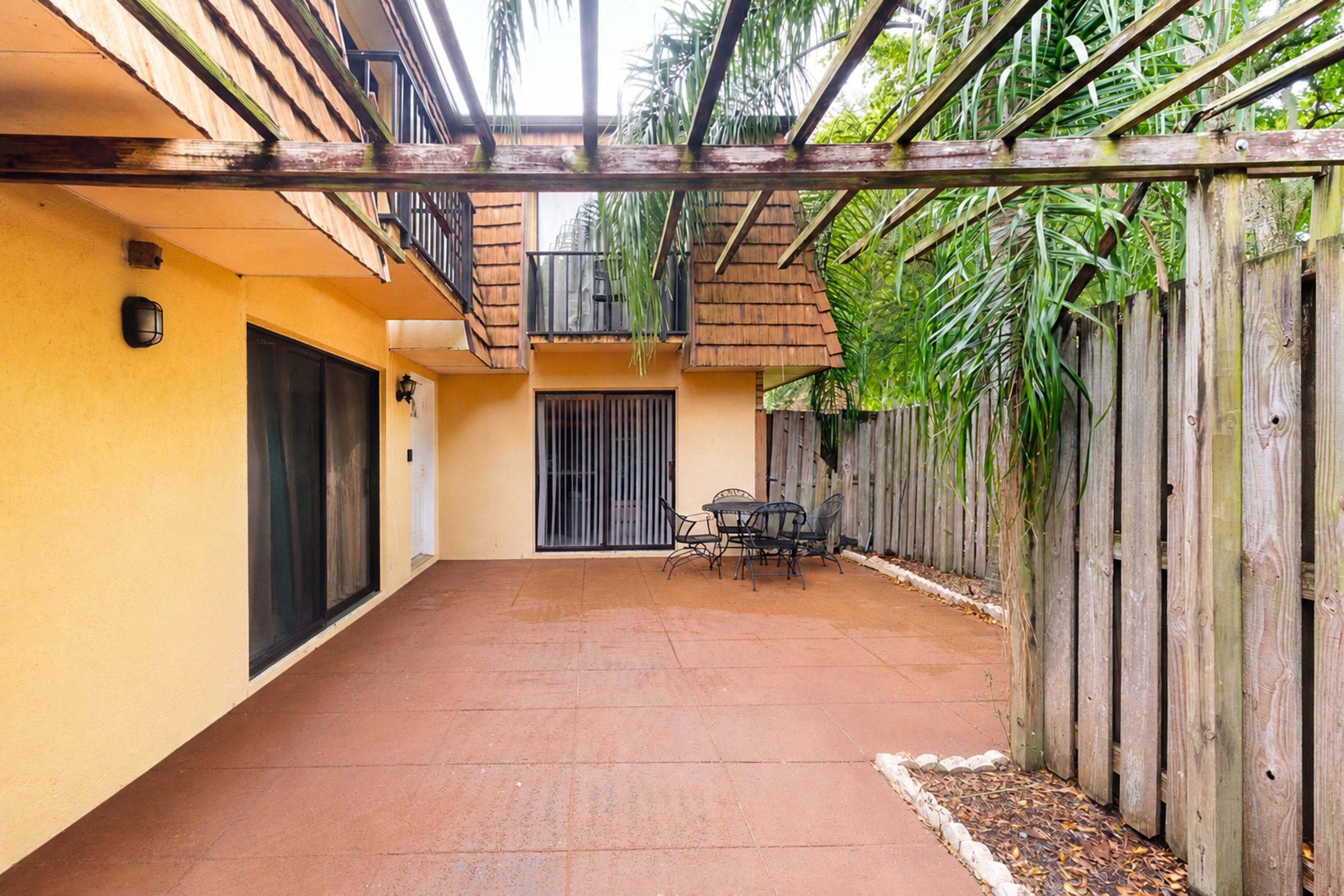 SHERWOOD LAKES - Residential