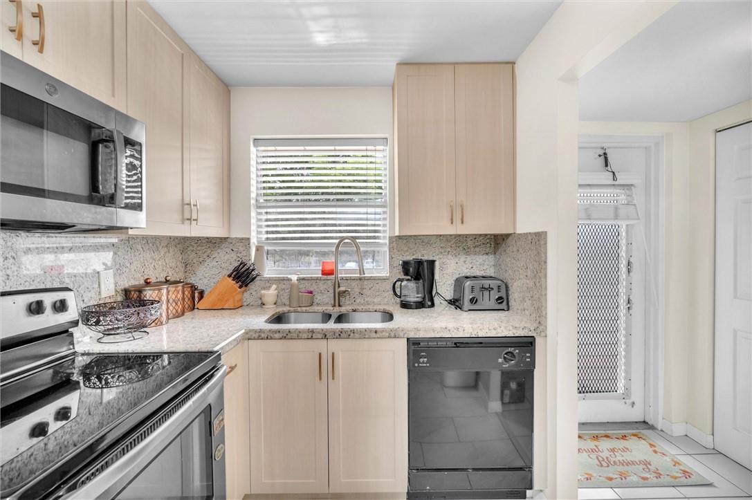 SUNRISE LAKES CONDO - Residential