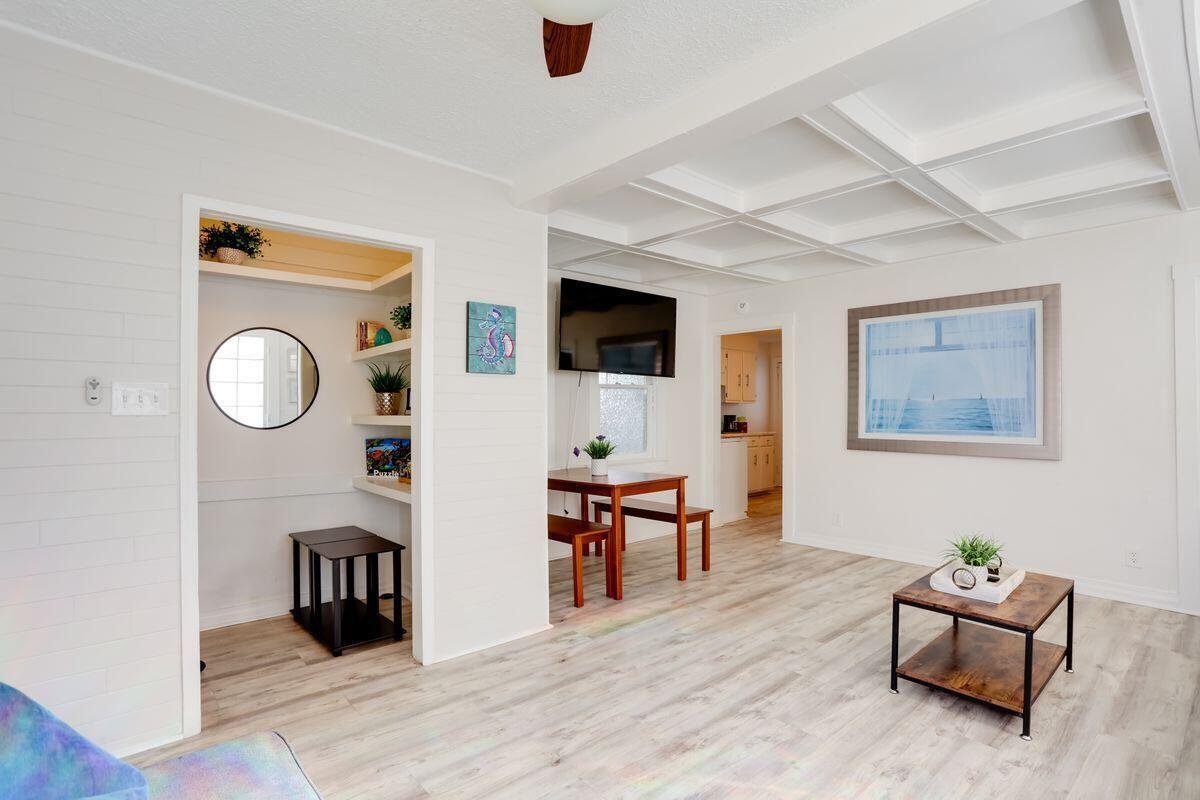 LAKE WORTH TOWN OF - Residential Lease