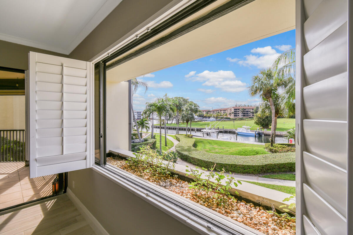OLD PORT COVE HARBOR VILLAGE CONDO, Harbor Village - Residential