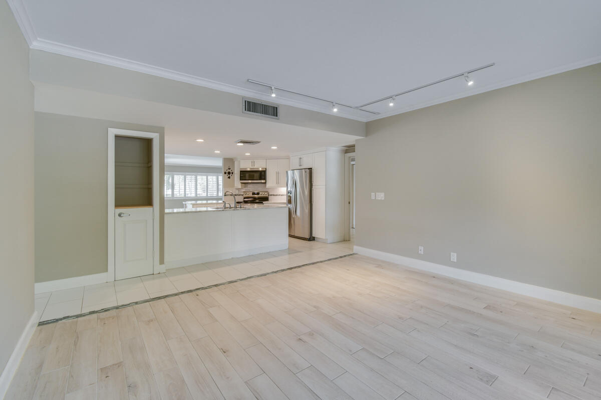 OLD PORT COVE HARBOR VILLAGE CONDO, Harbor Village - Residential