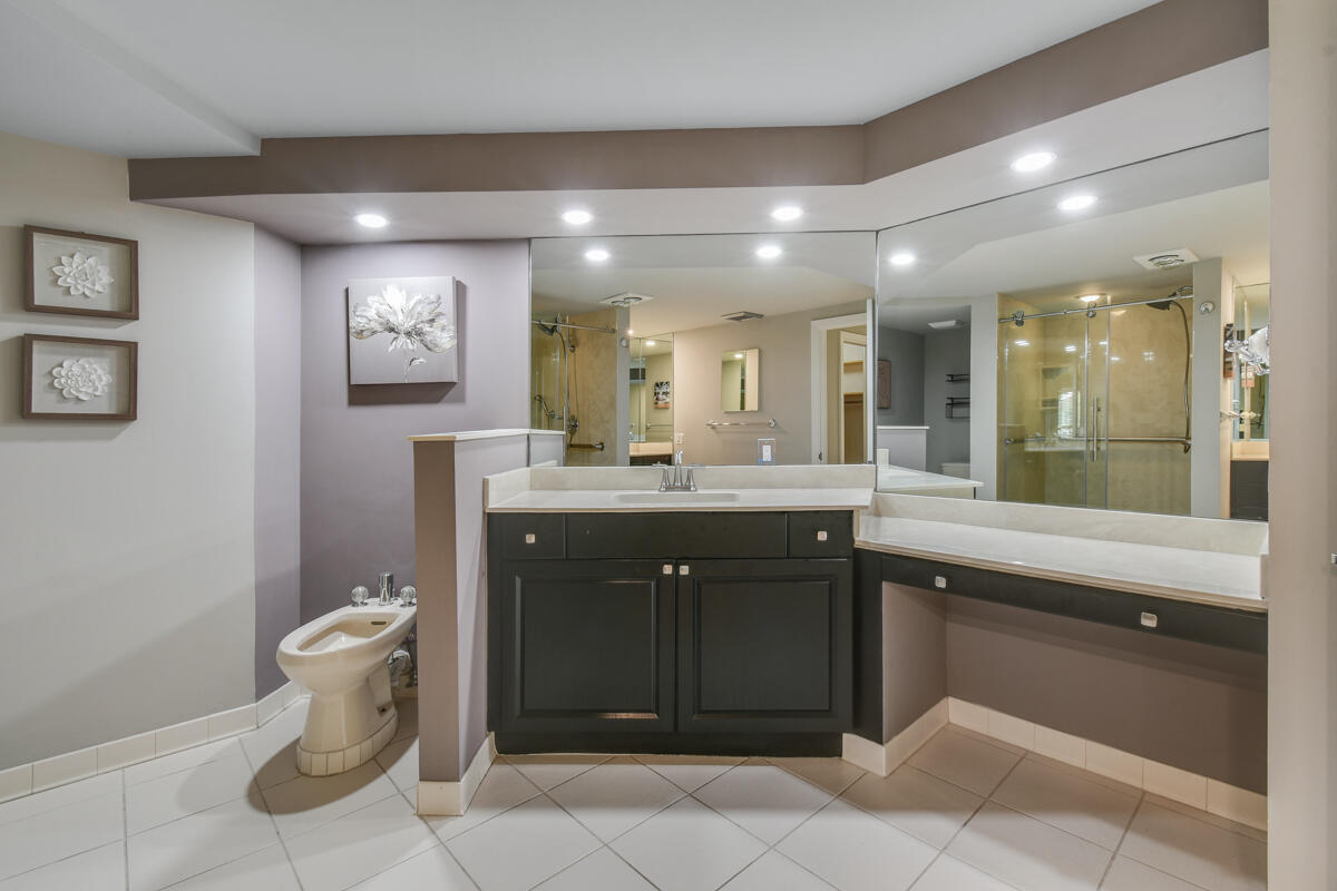 OLD PORT COVE HARBOR VILLAGE CONDO, Harbor Village - Residential