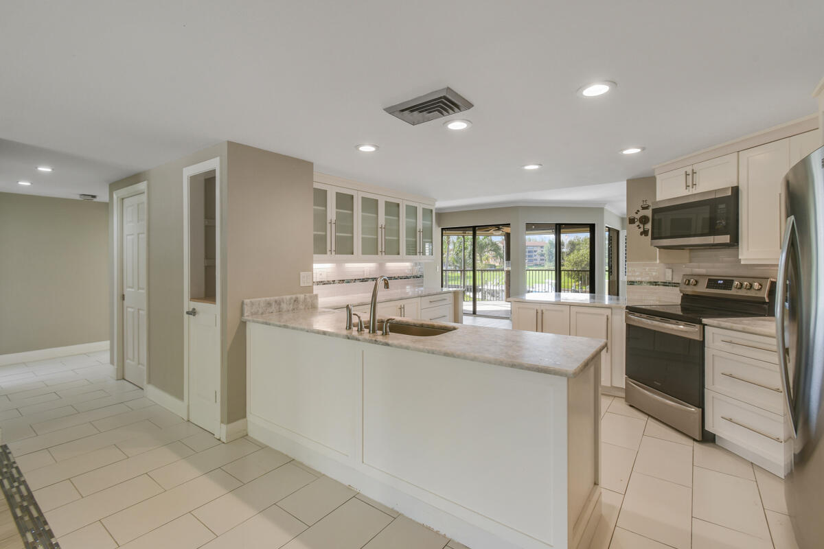 OLD PORT COVE HARBOR VILLAGE CONDO, Harbor Village - Residential