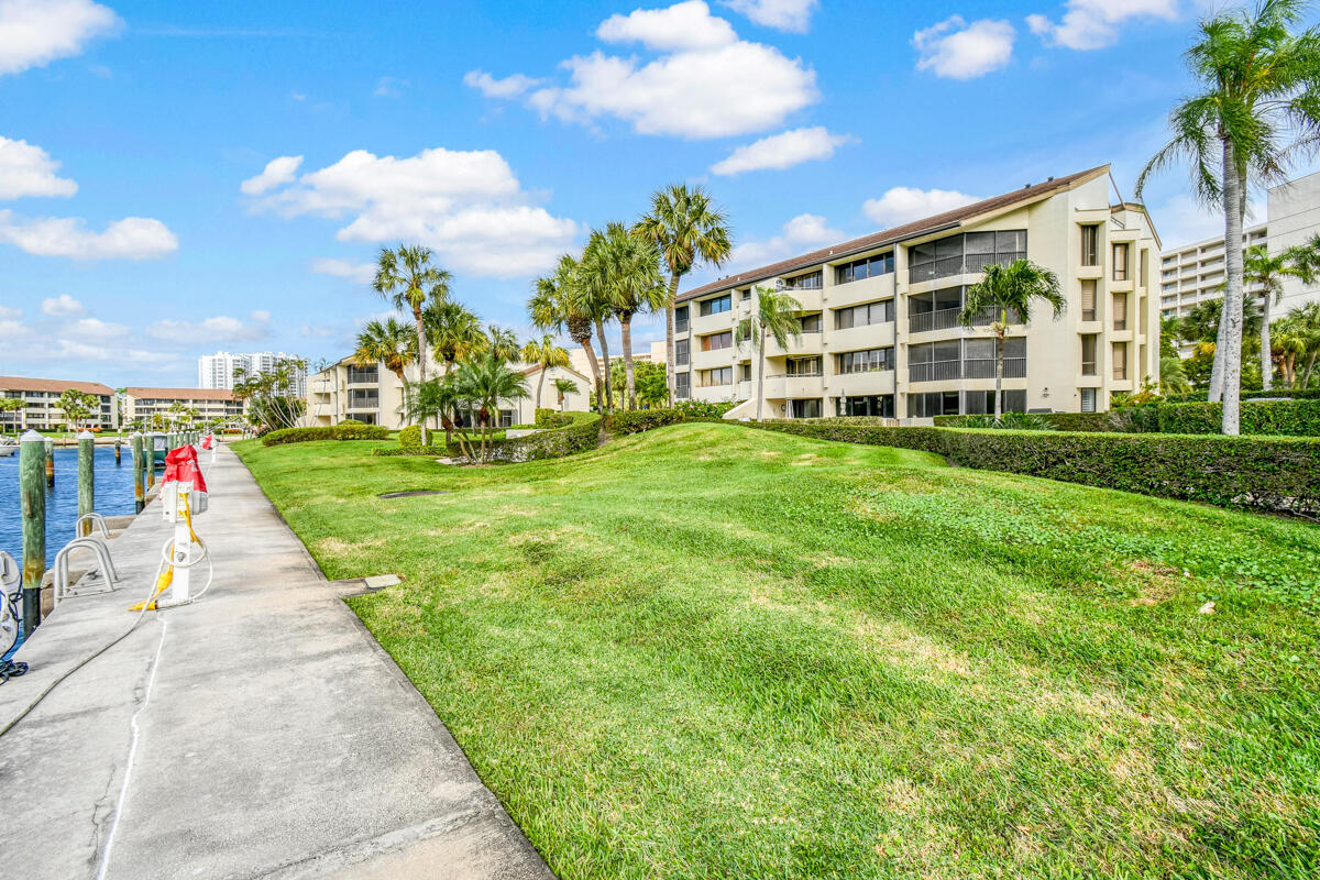 OLD PORT COVE HARBOR VILLAGE CONDO, Harbor Village - Residential