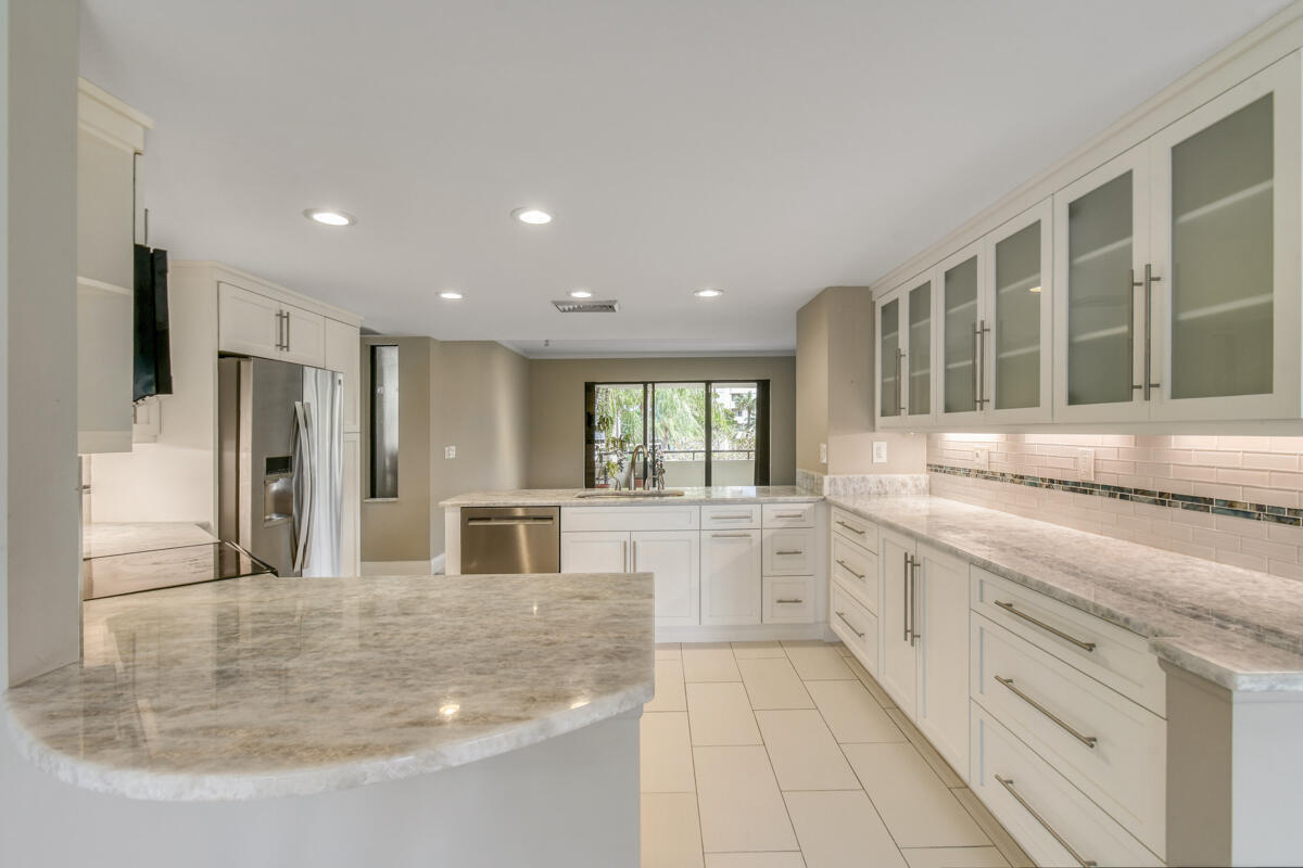 OLD PORT COVE HARBOR VILLAGE CONDO, Harbor Village - Residential