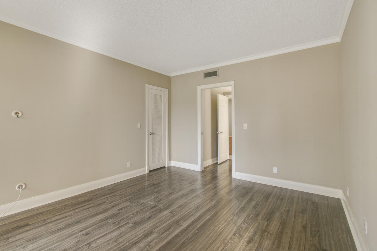 OLD PORT COVE HARBOR VILLAGE CONDO, Harbor Village - Residential