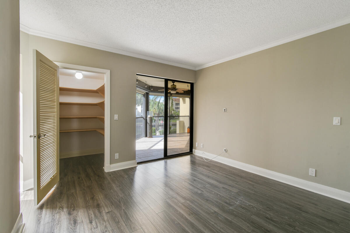 OLD PORT COVE HARBOR VILLAGE CONDO, Harbor Village - Residential