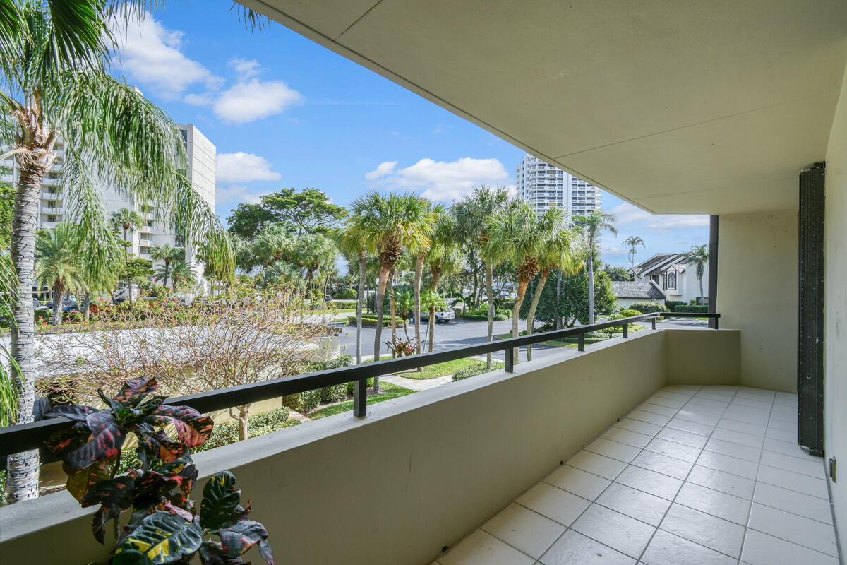 OLD PORT COVE HARBOR VILLAGE CONDO, Harbor Village - Residential