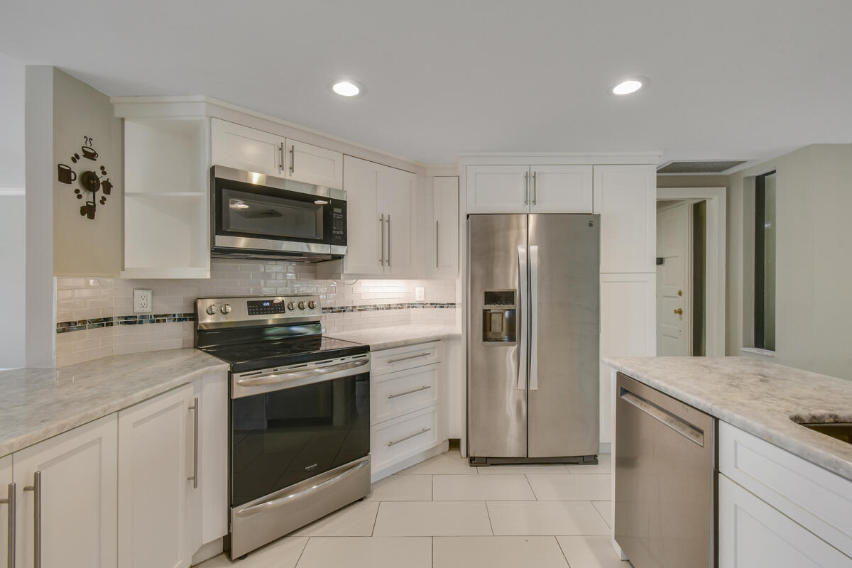 OLD PORT COVE HARBOR VILLAGE CONDO, Harbor Village - Residential