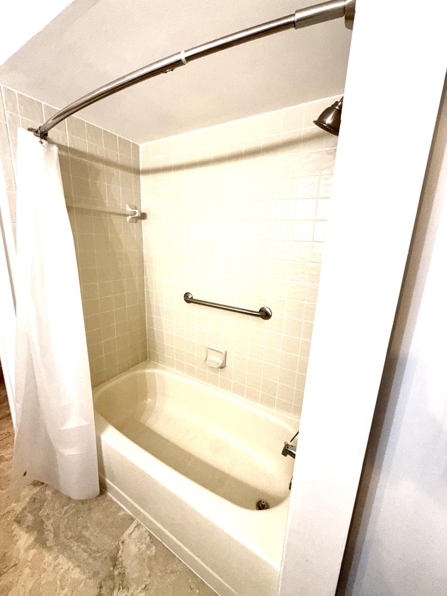 HUNTINGTON TOWERS CONDO - Residential