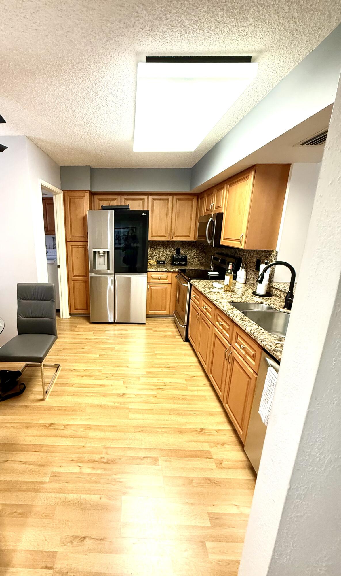 HUNTINGTON TOWERS CONDO - Residential